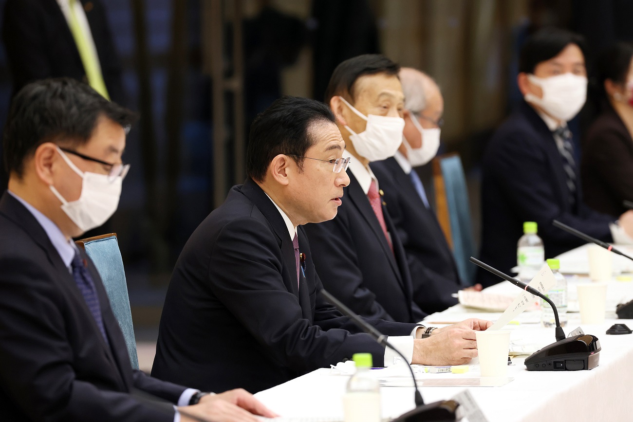 会議のまとめを行う岸田総理３
