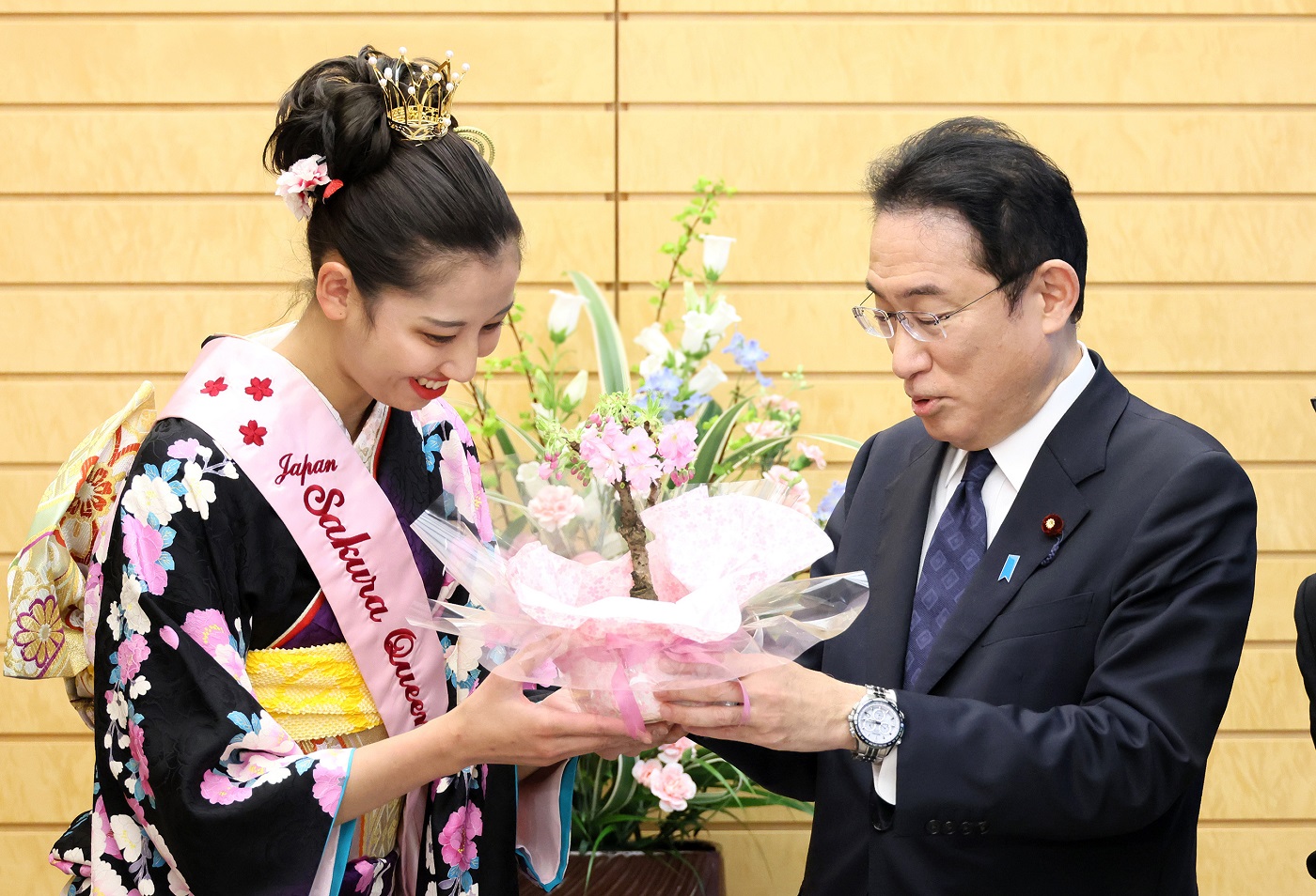 表敬を受ける岸田総理２