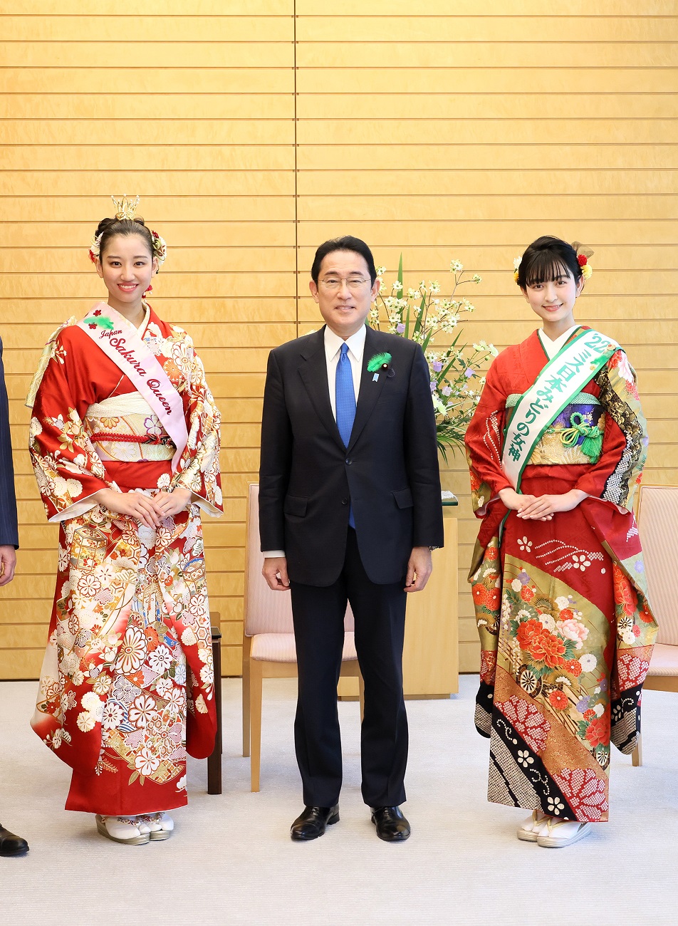 表敬を受ける岸田総理４