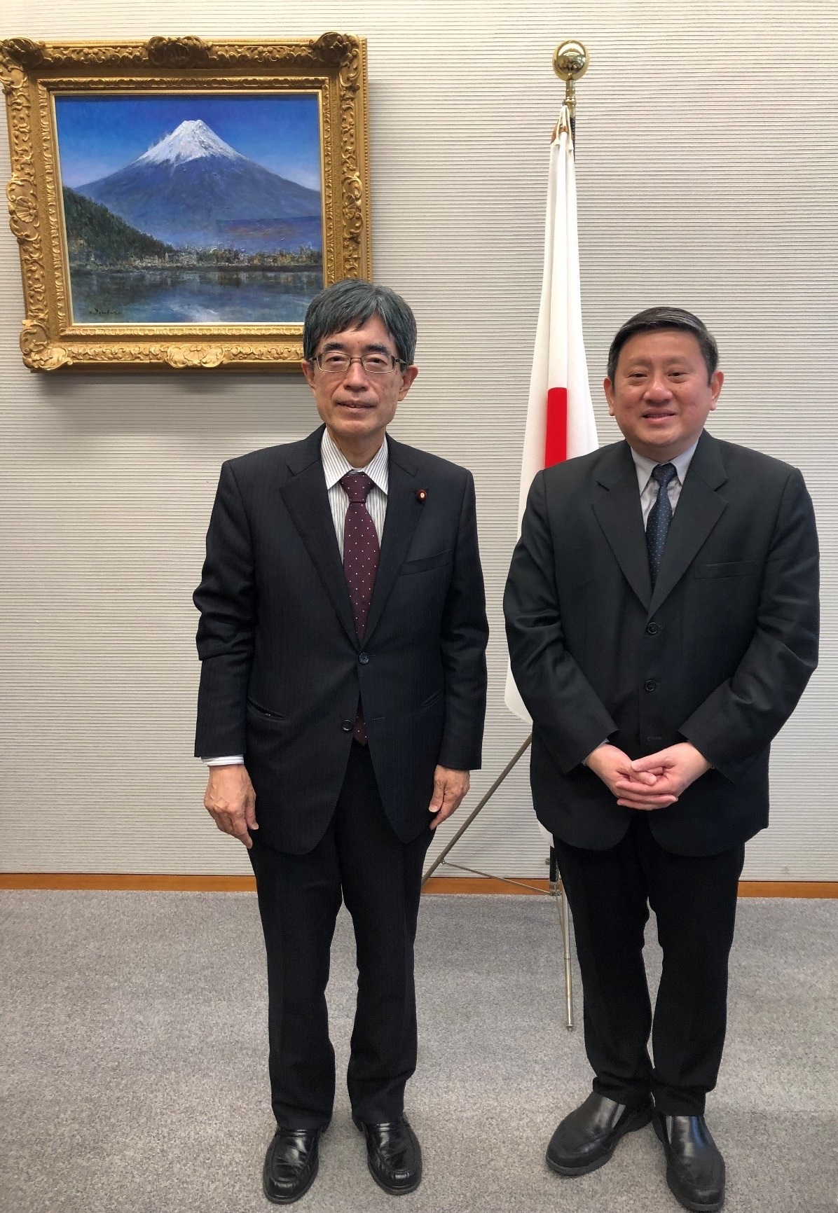 ピーター・タン駐日シンガポール大使による寺田補佐官への表敬