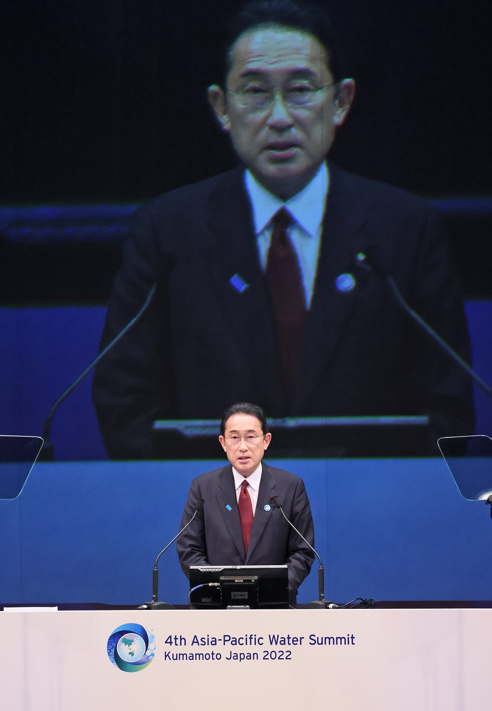 首脳級会合でスピーチする岸田総理３