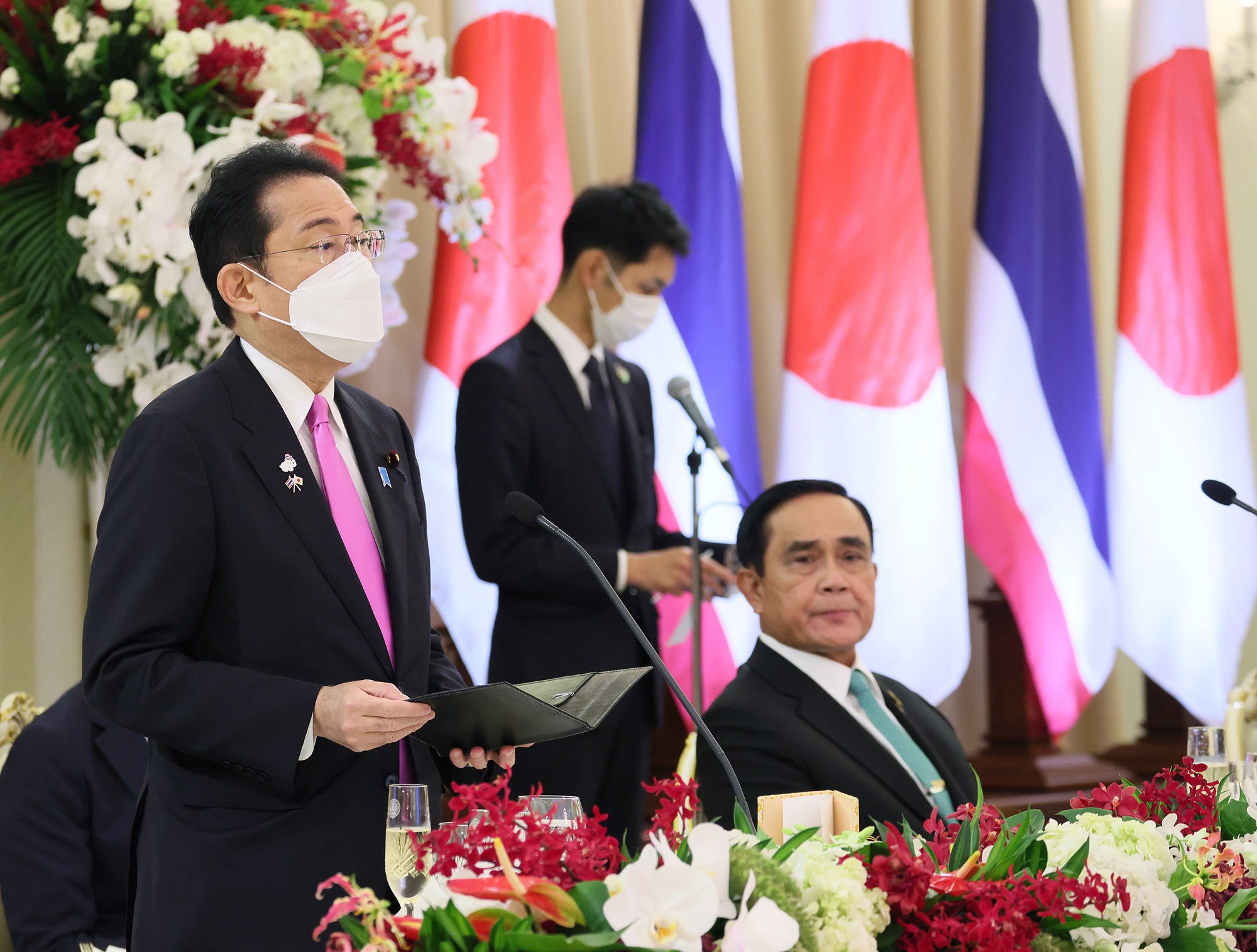晩餐会で挨拶する岸田総理