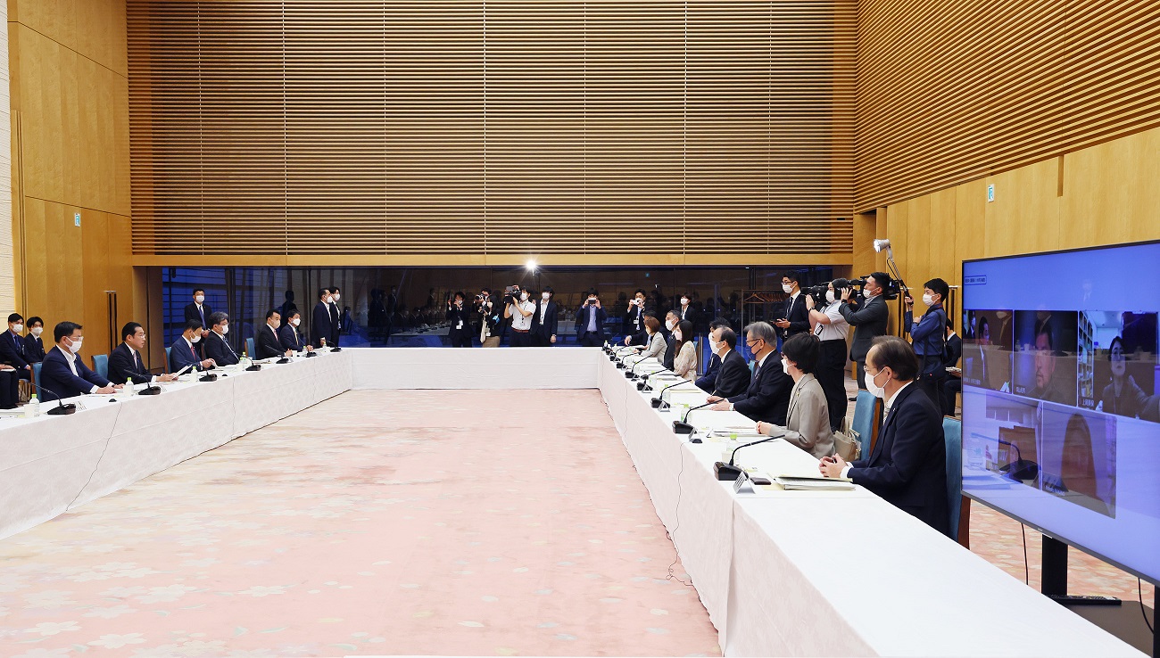会議のまとめを行う岸田総理４