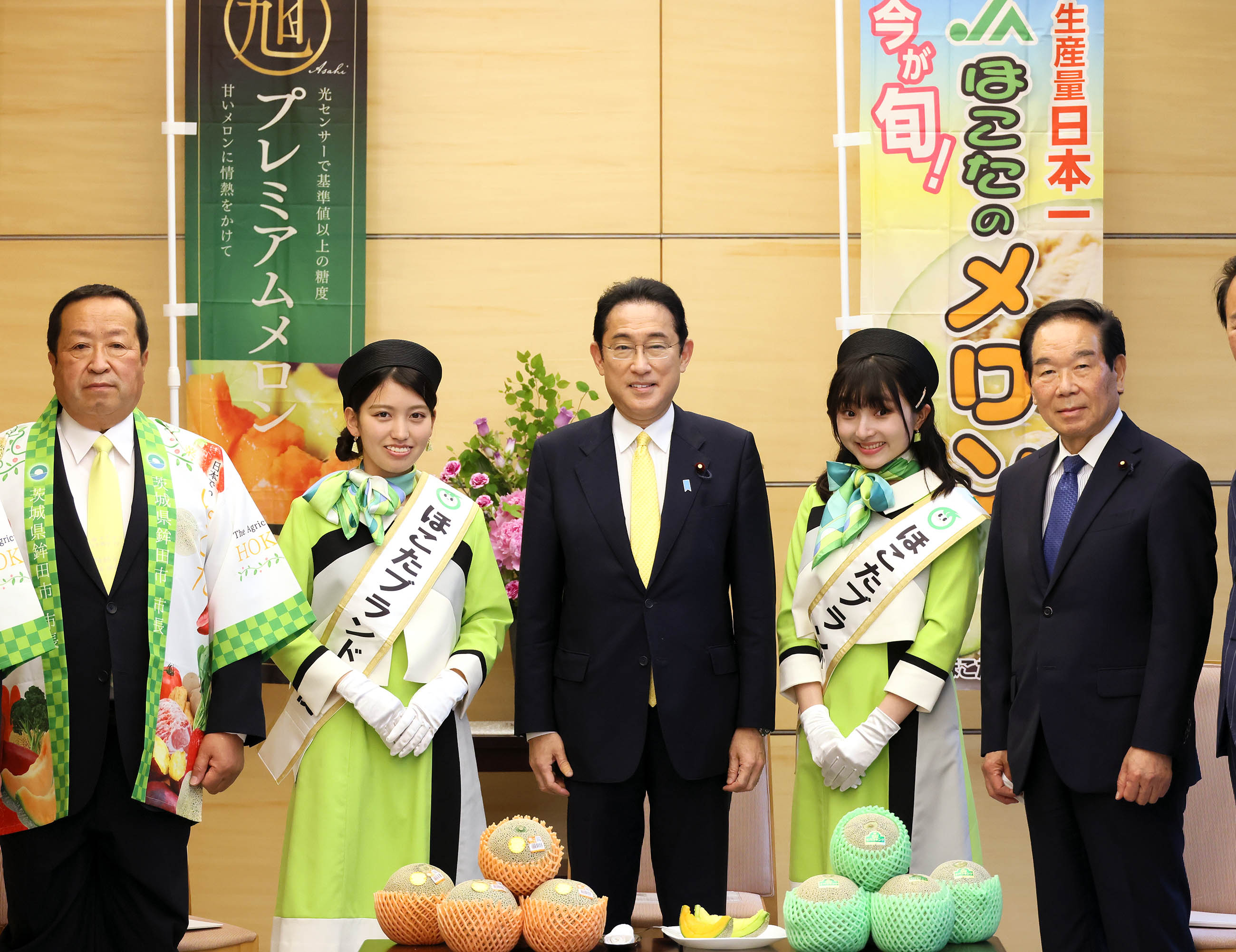 表敬を受ける岸田総理１