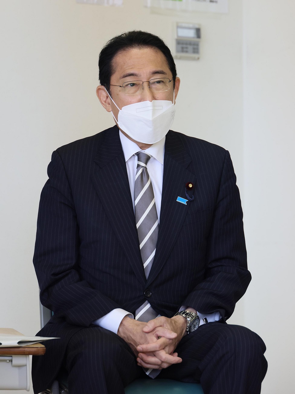 車座対話で発言する岸田総理２