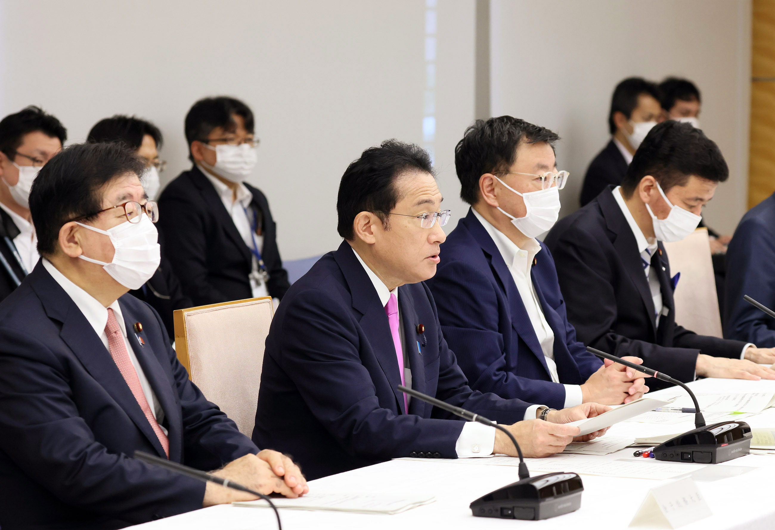 会議のまとめを行う岸田総理２