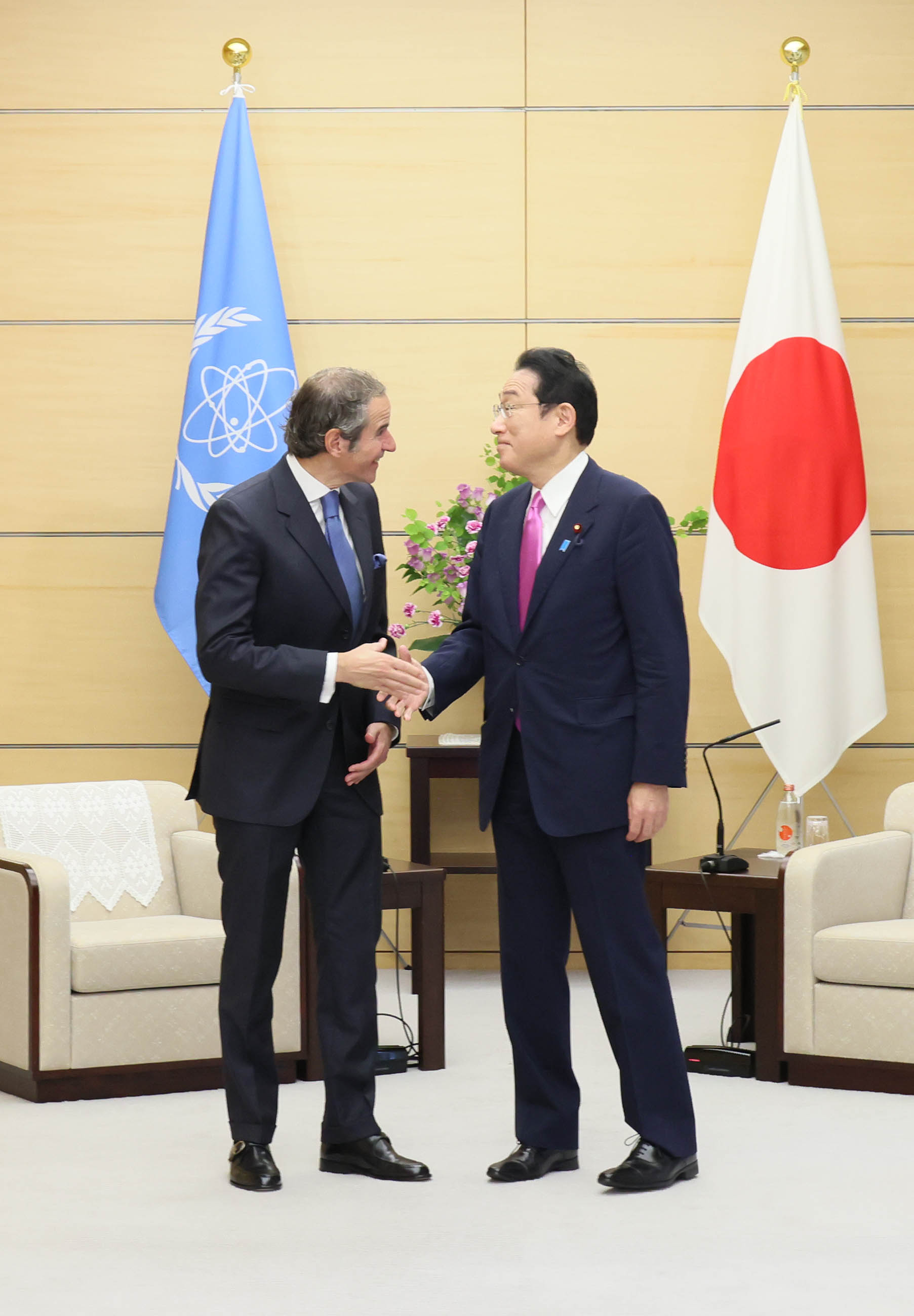 表敬を受ける岸田総理２