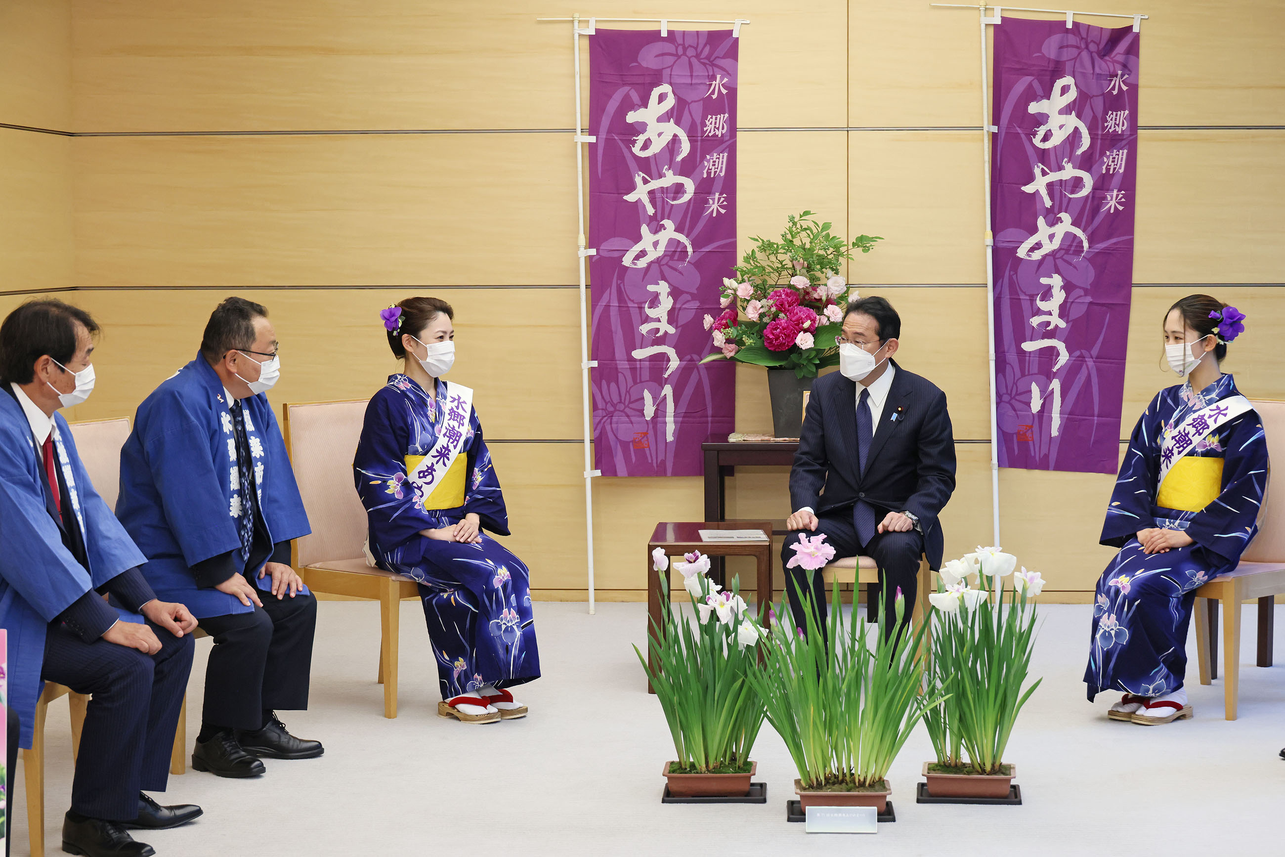 表敬を受ける岸田総理３