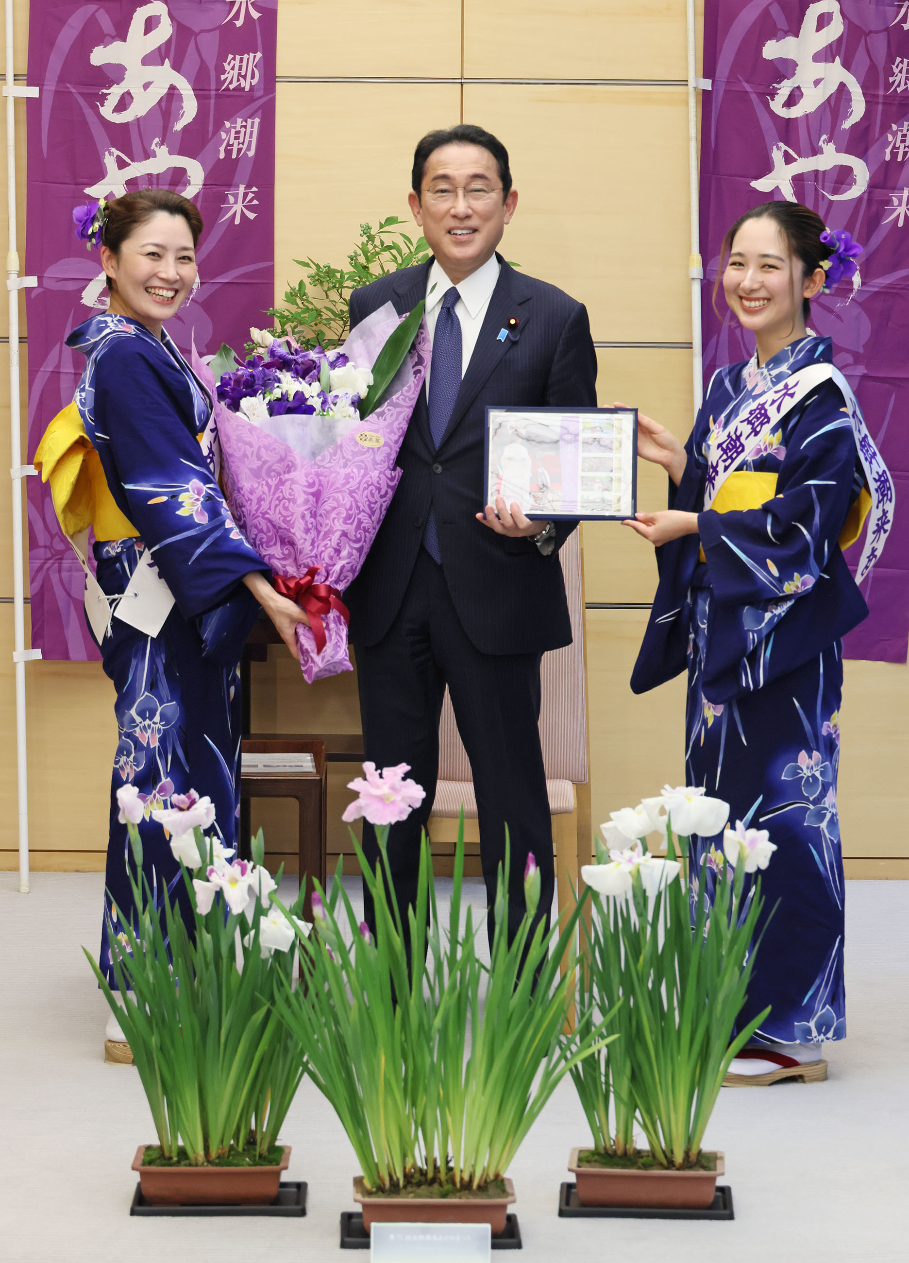 表敬を受ける岸田総理４