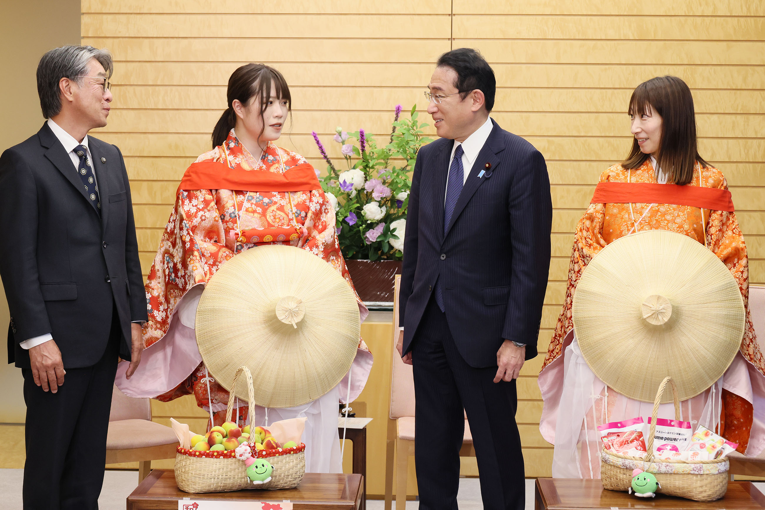 表敬を受ける岸田総理３