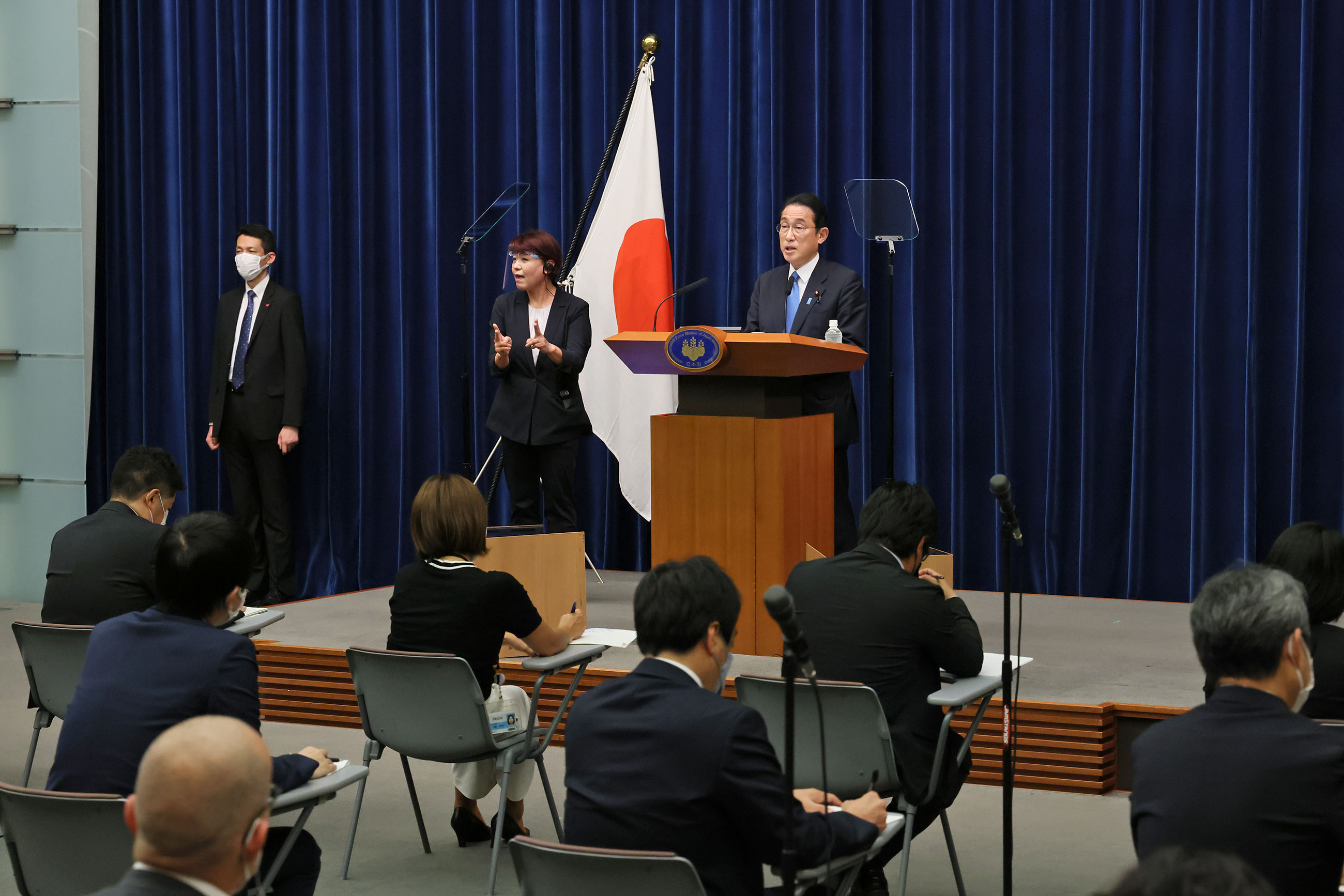 冒頭に発言する岸田総理４