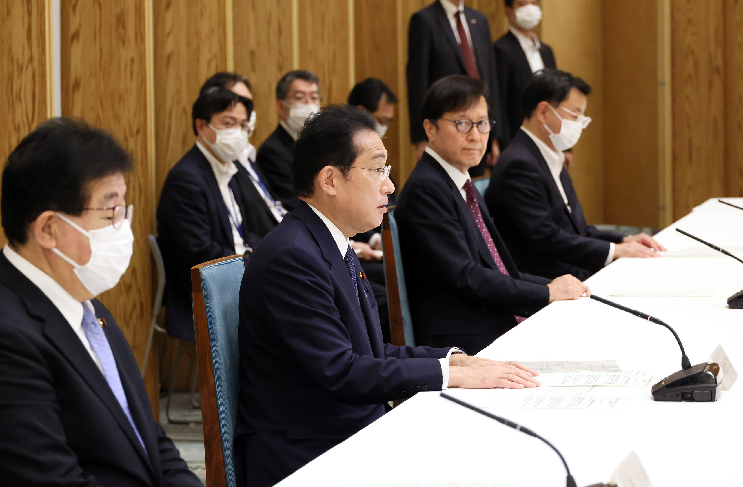 挨拶する岸田総理１