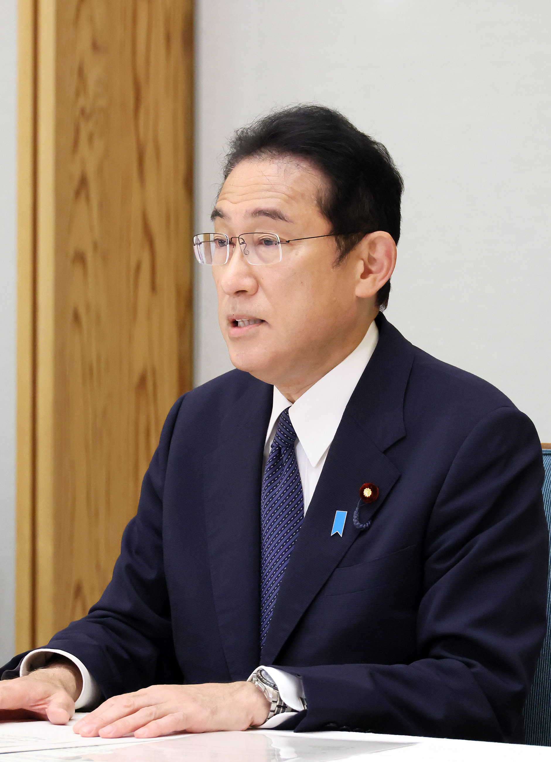 挨拶する岸田総理３