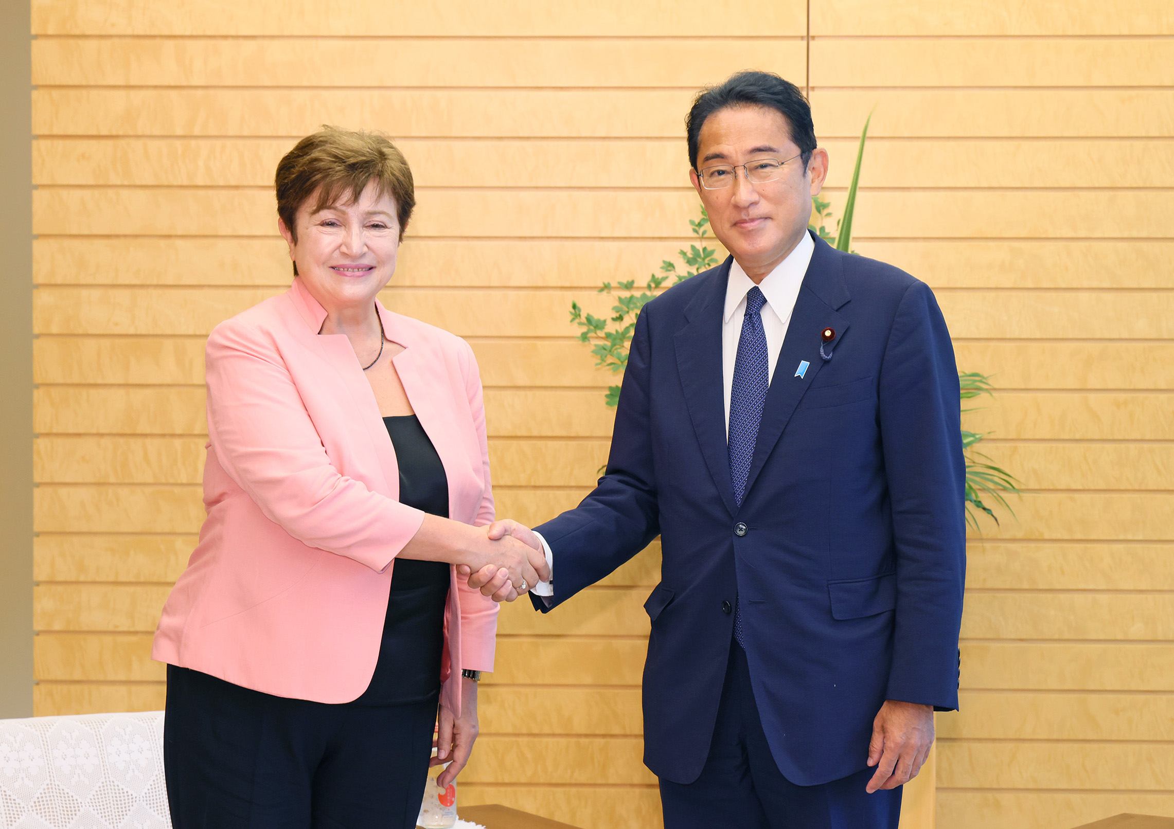 表敬を受ける岸田総理１