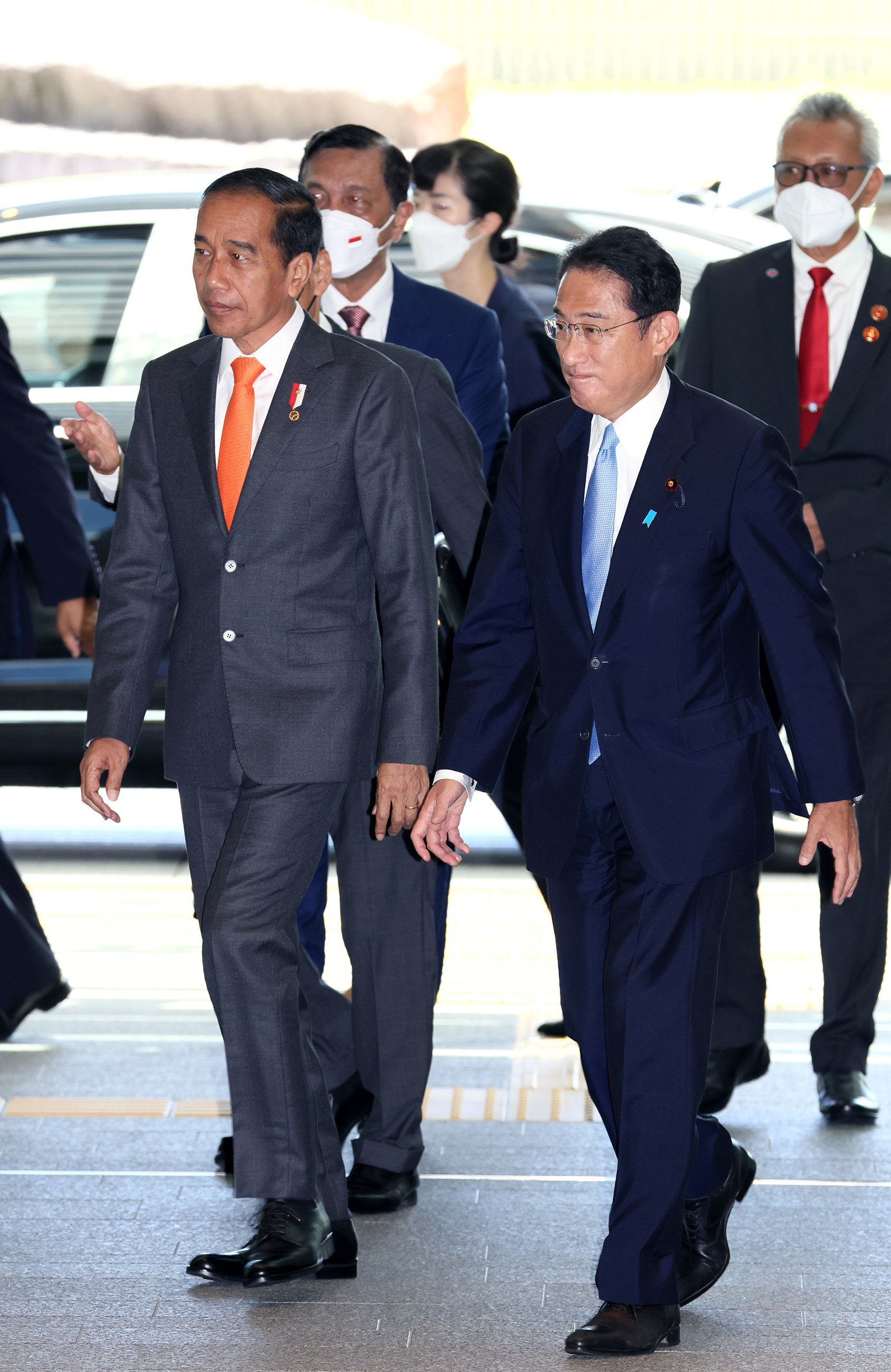 ジョコ・インドネシア大統領を出迎える岸田総理
