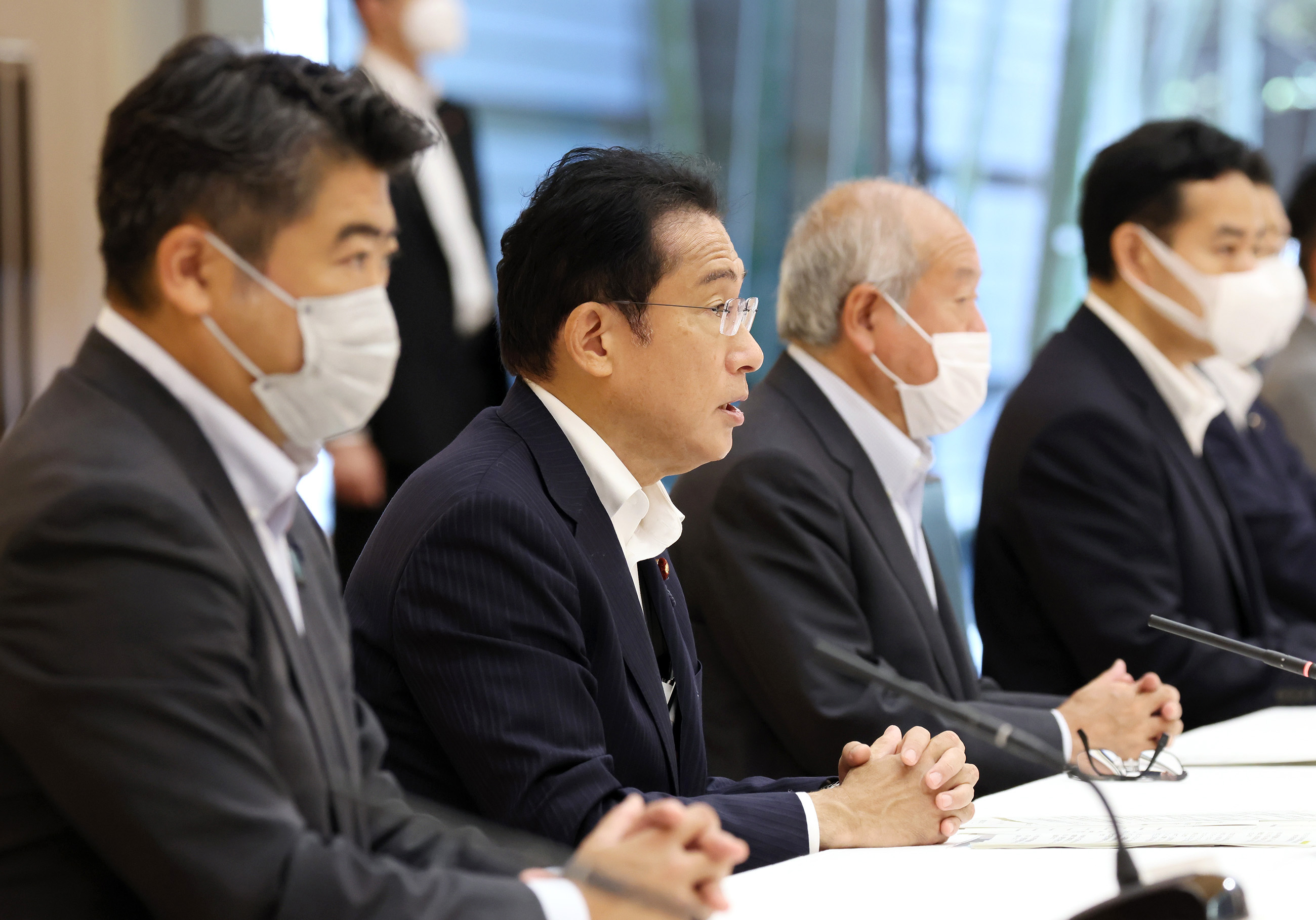 会議のまとめを行う岸田総理１