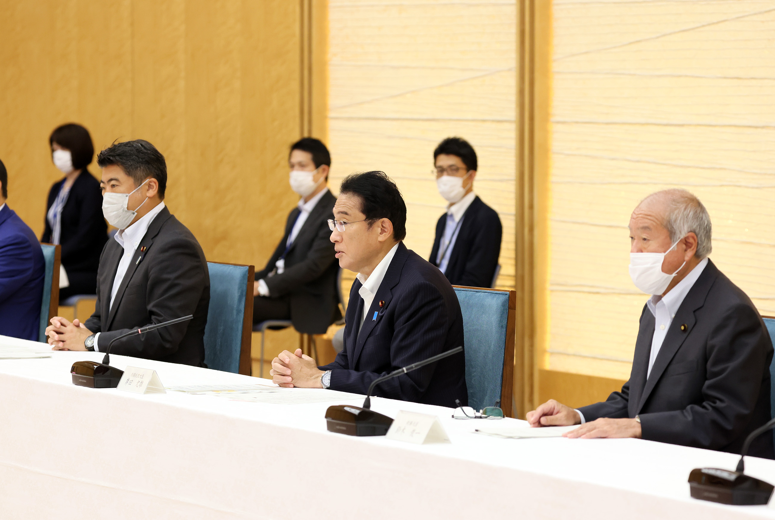 会議のまとめを行う岸田総理２