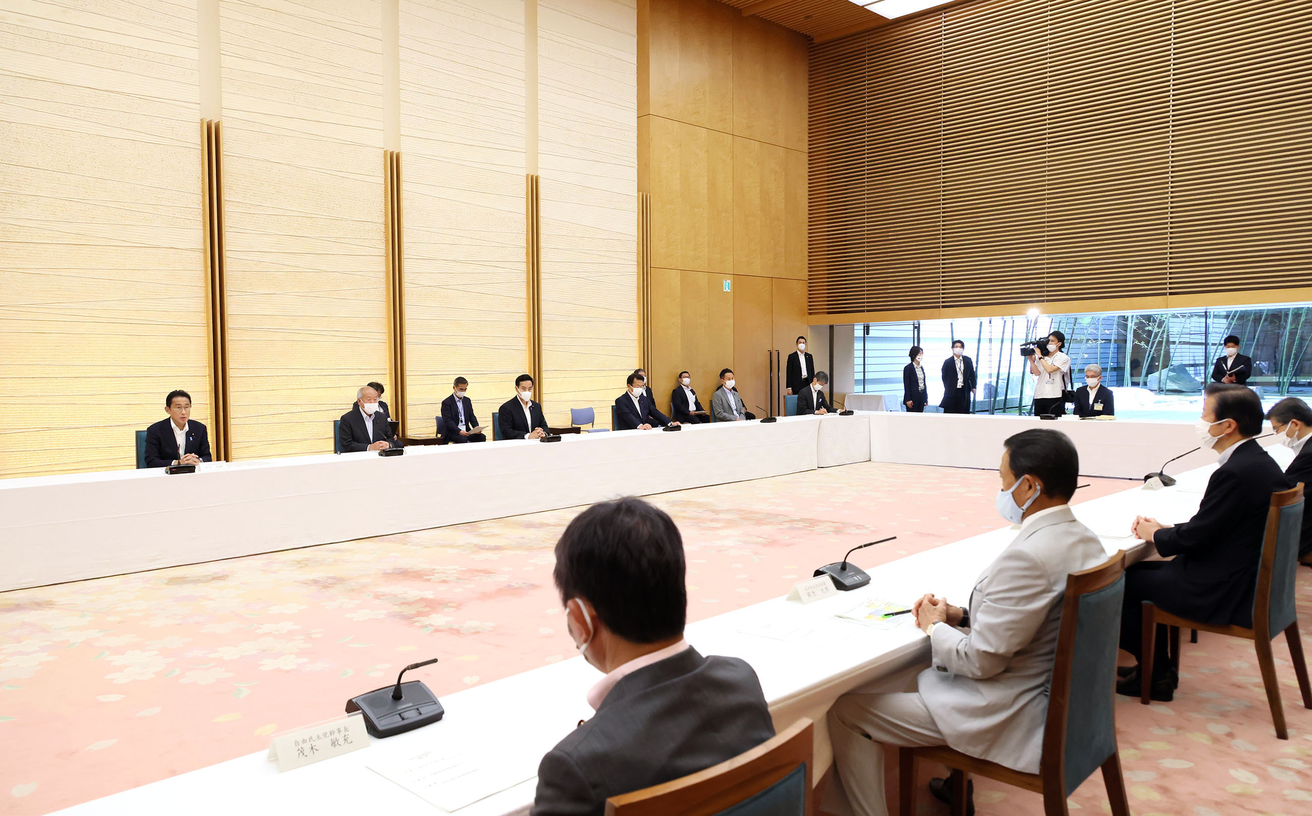 会議のまとめを行う岸田総理３