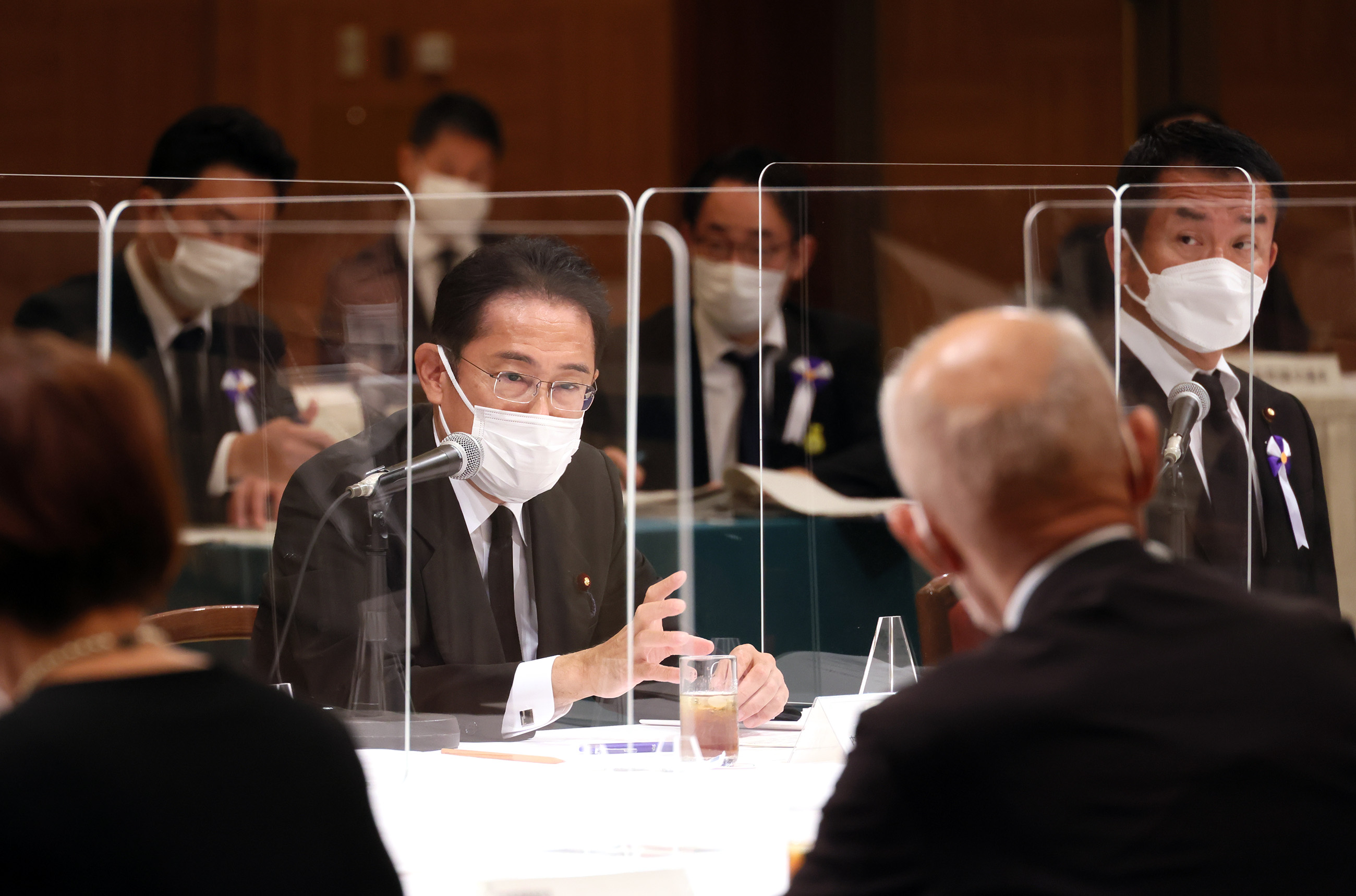 被爆者代表から要望を聞く岸田総理５