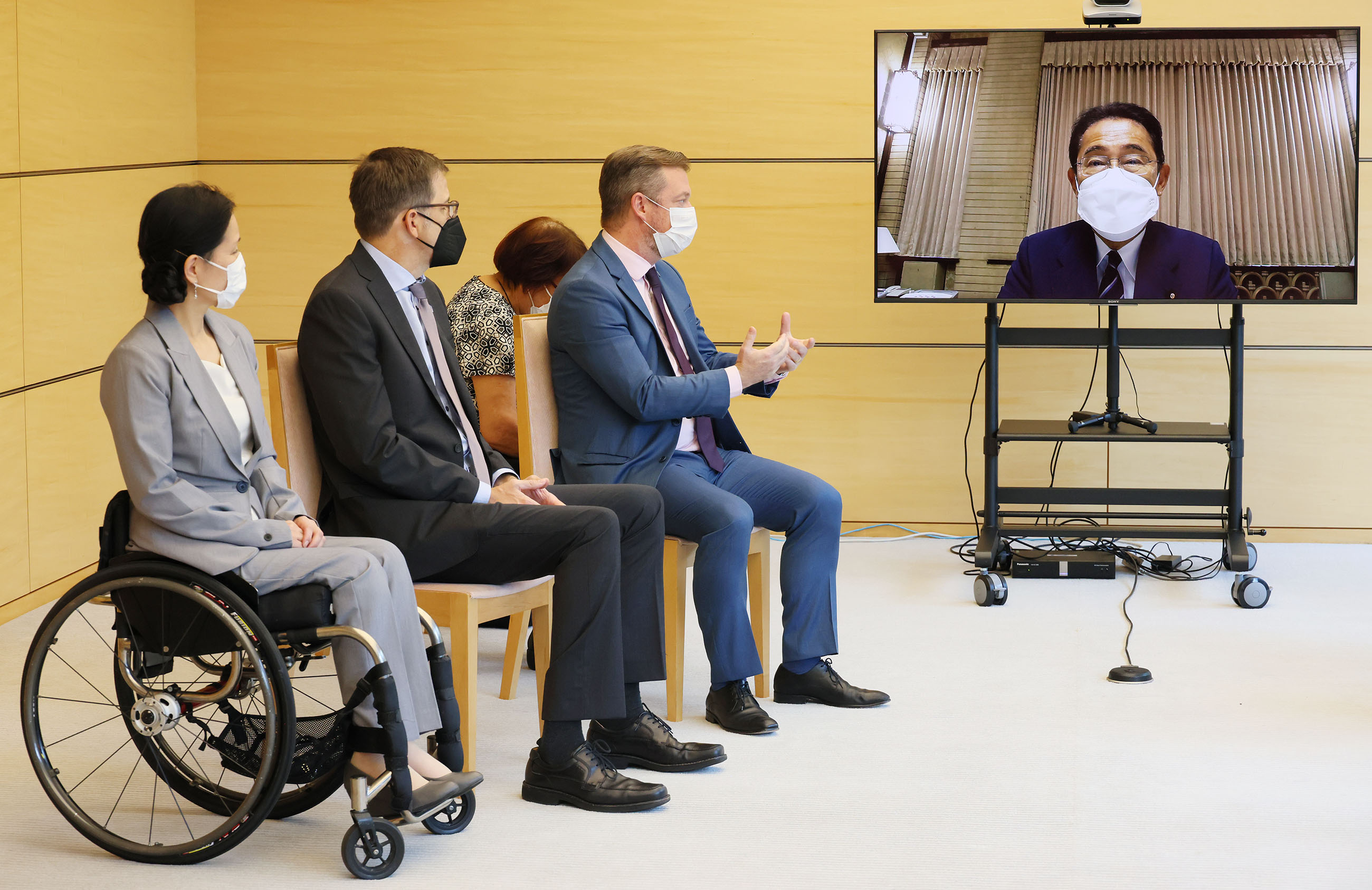 表敬を受ける岸田総理２