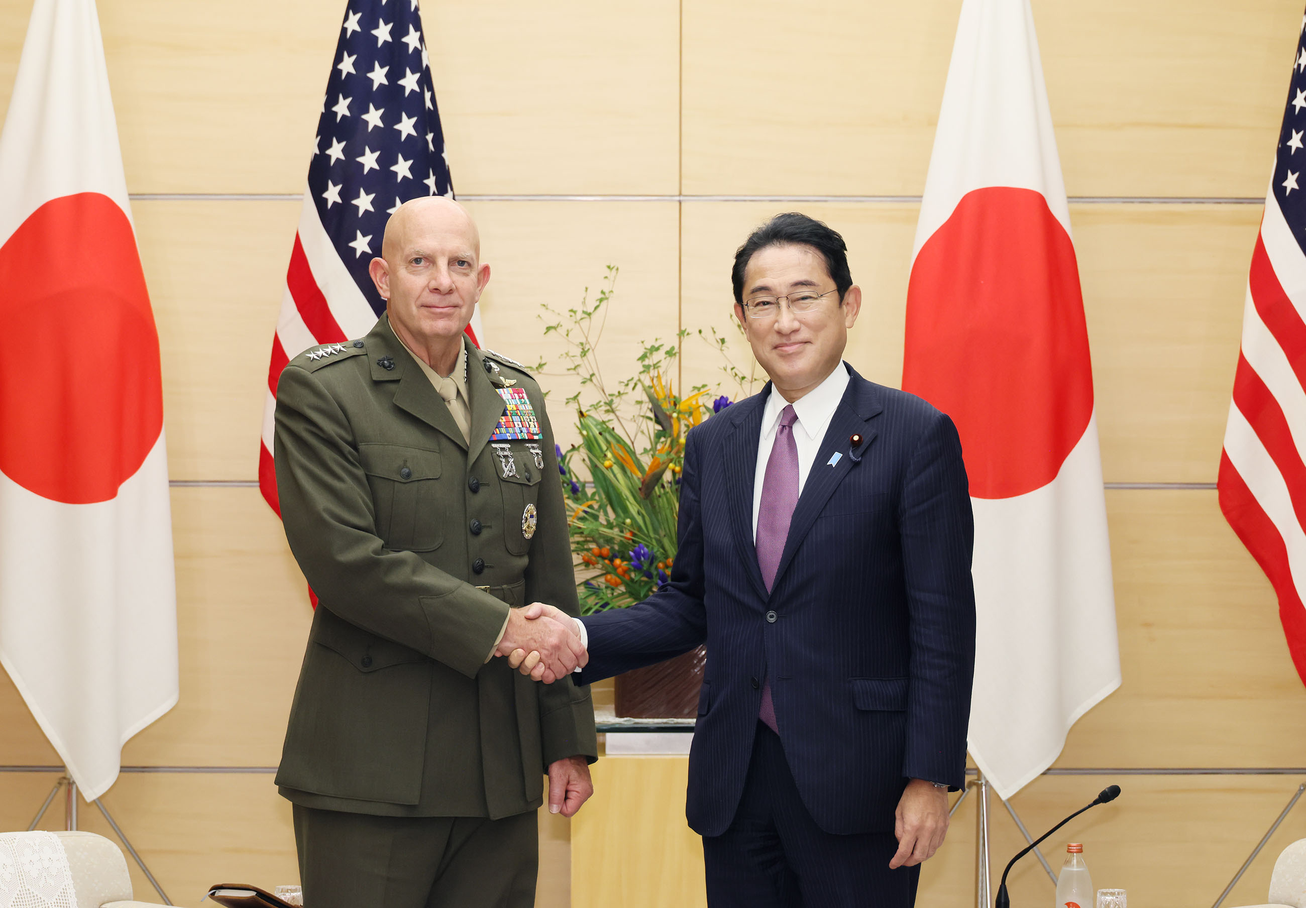 表敬を受ける岸田総理１