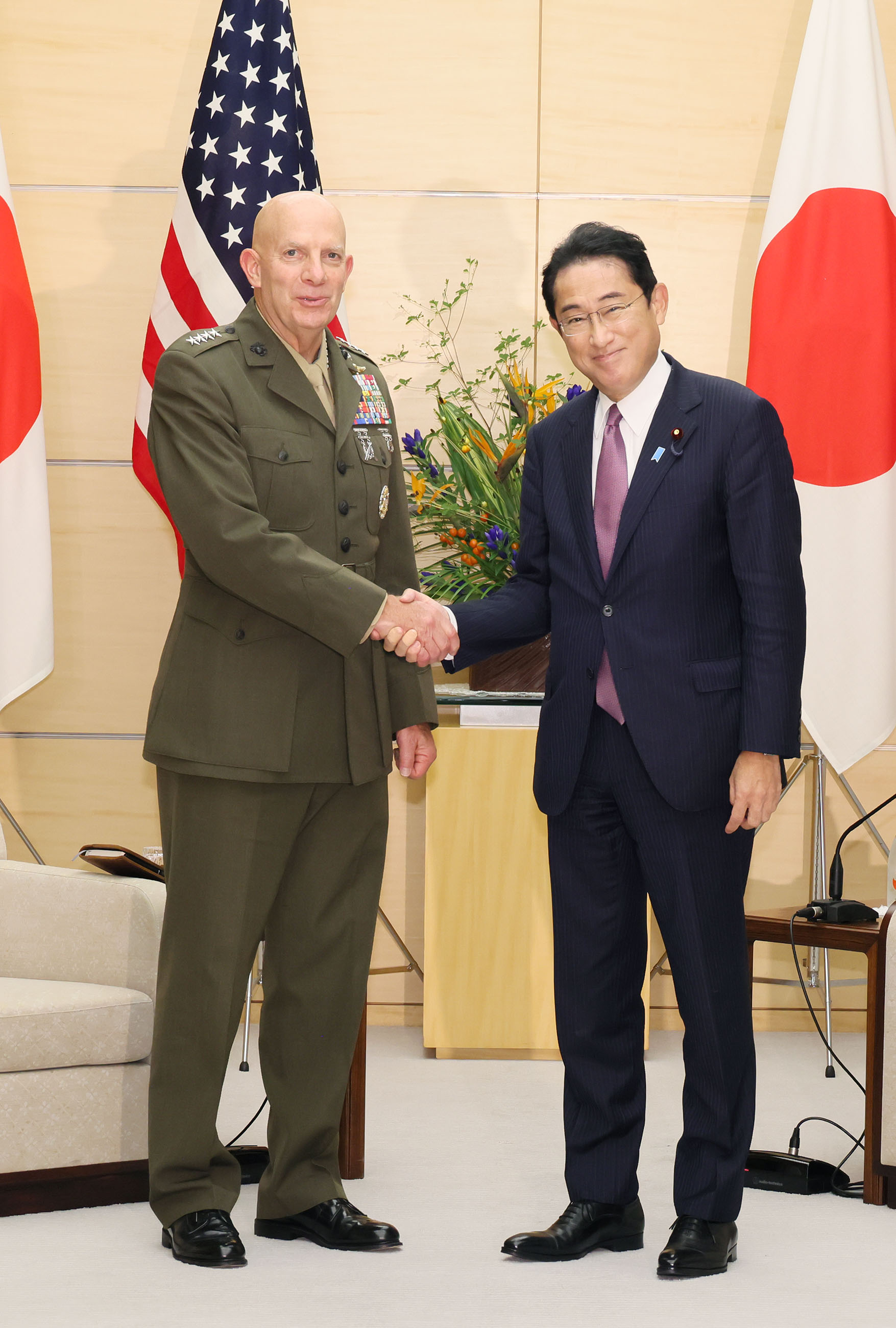 表敬を受ける岸田総理４