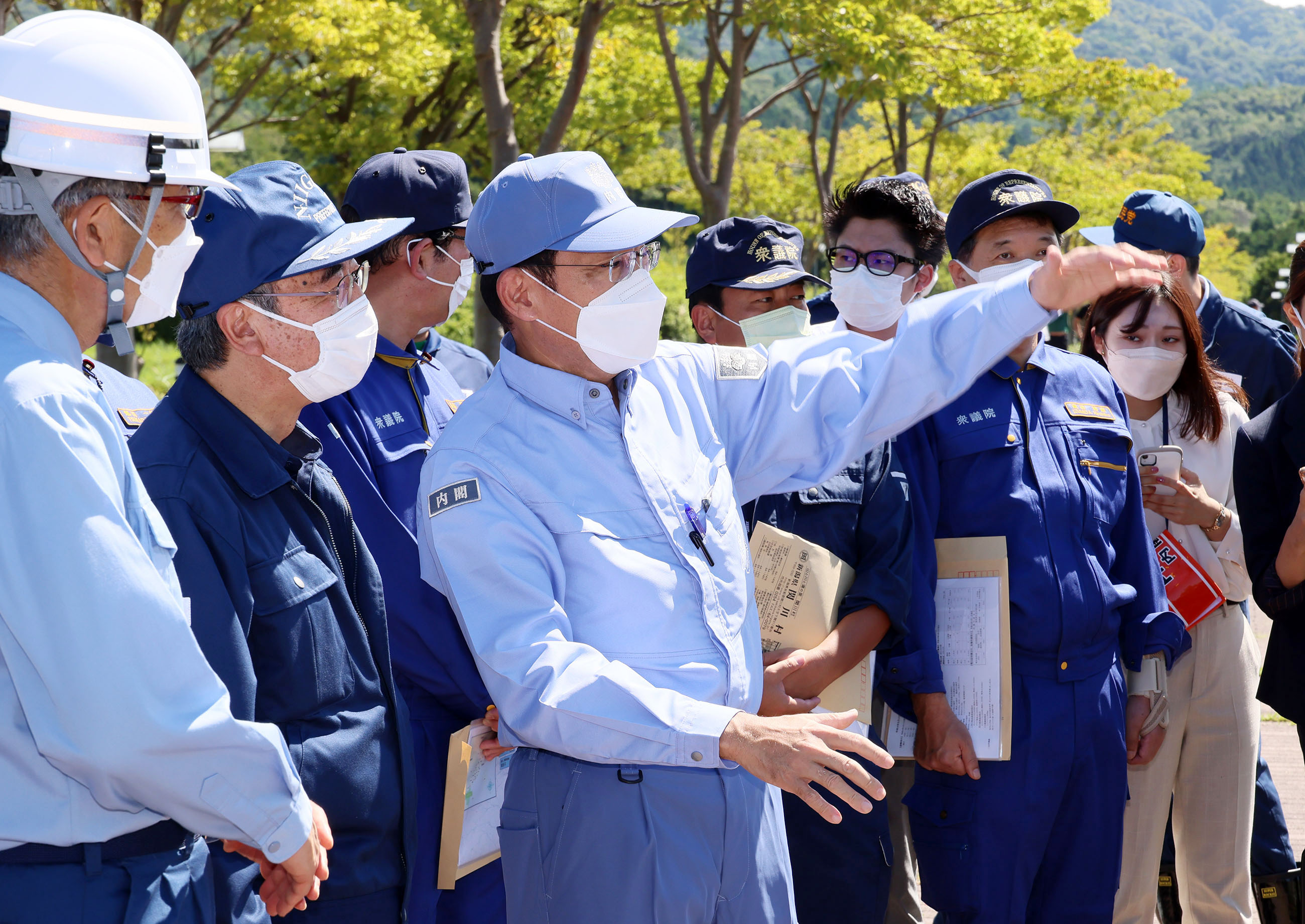 災害廃棄物仮置き場を視察する岸田総理１