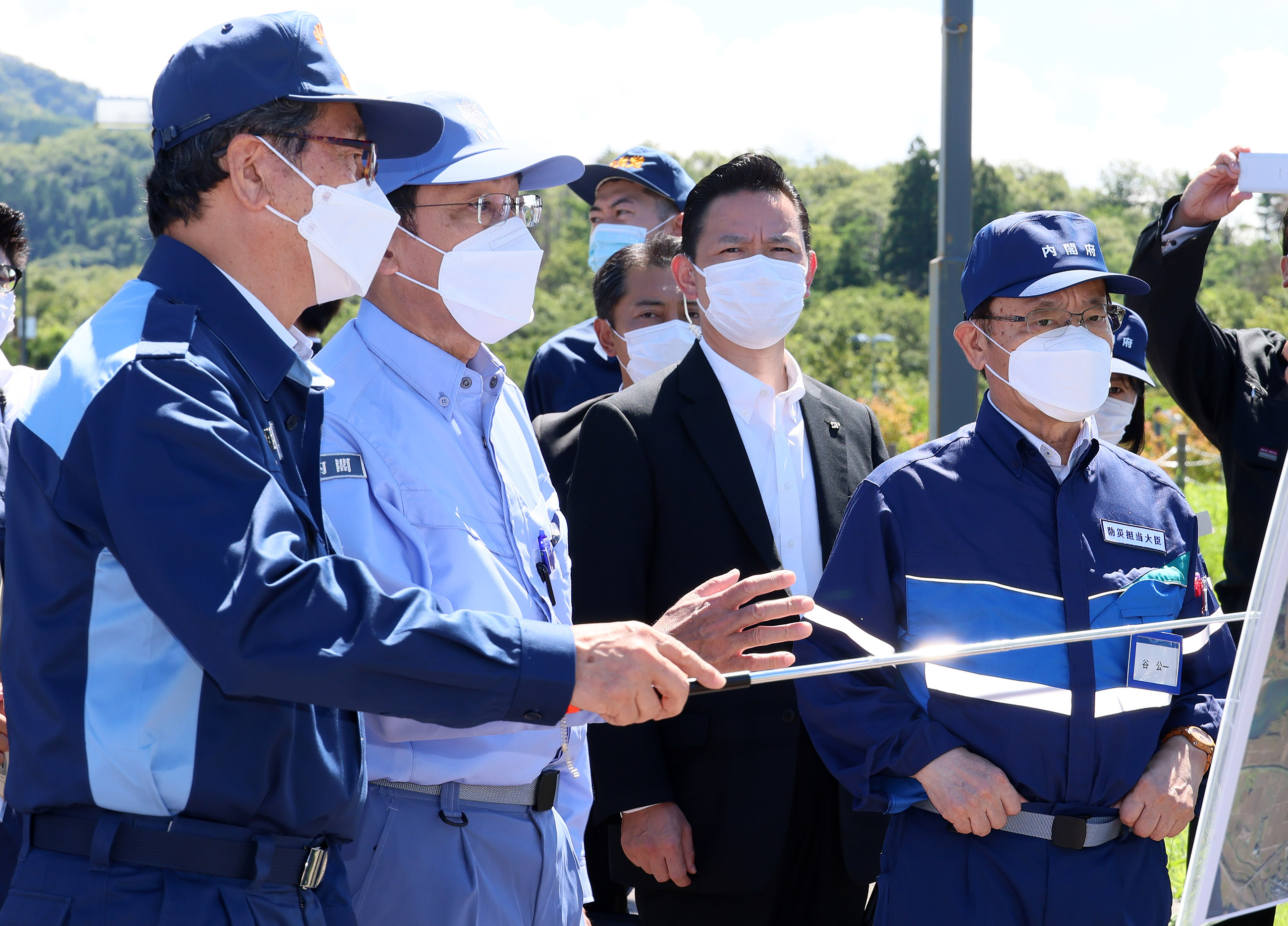 災害廃棄物仮置き場を視察する岸田総理３