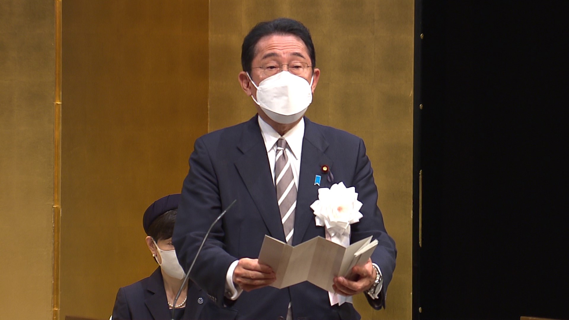 祝辞を述べる岸田総理１