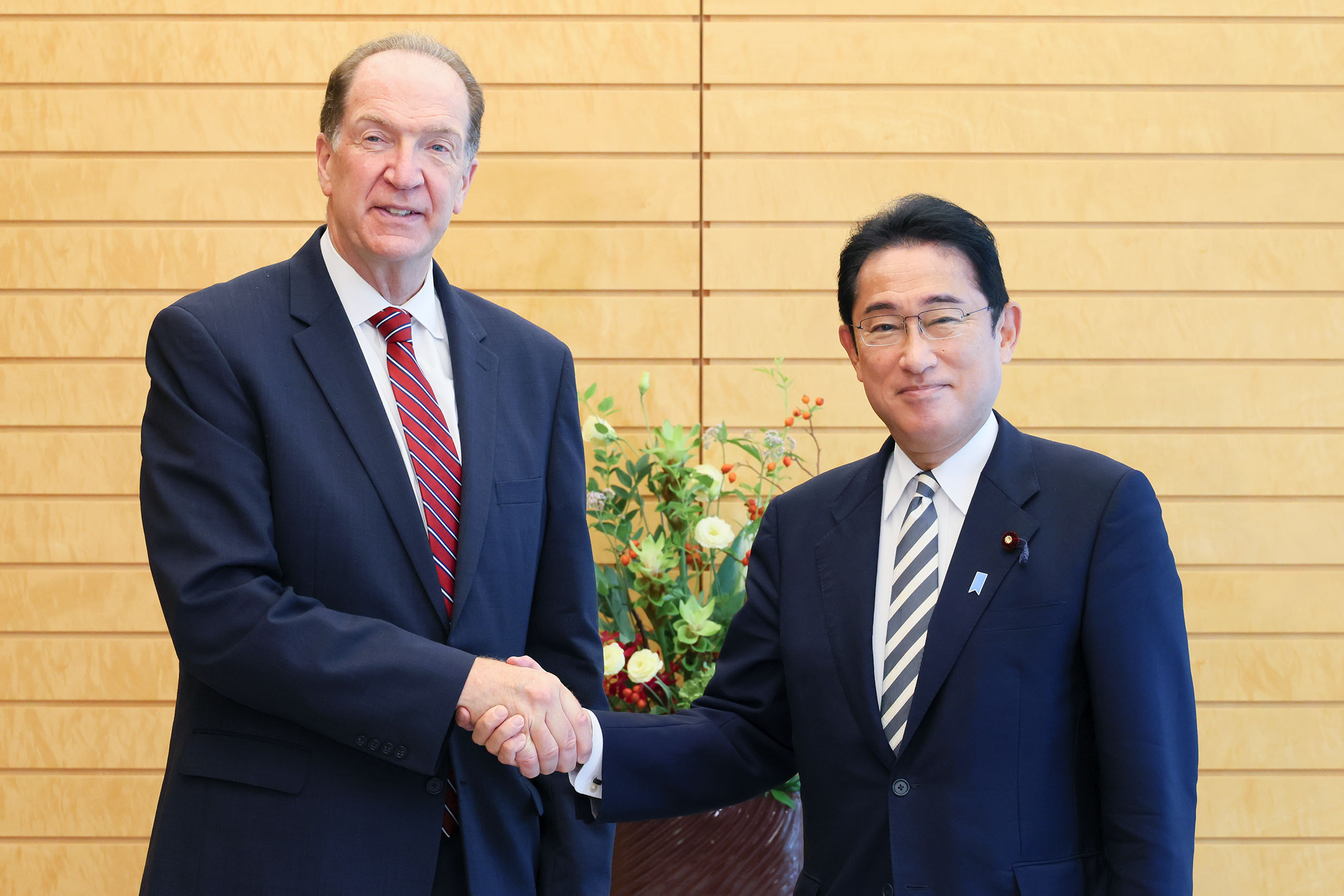 表敬を受ける岸田総理１