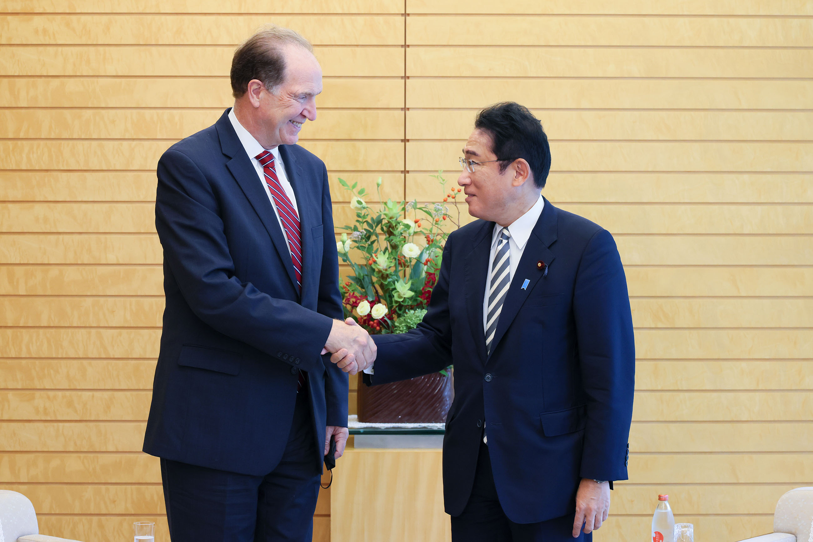 表敬を受ける岸田総理２