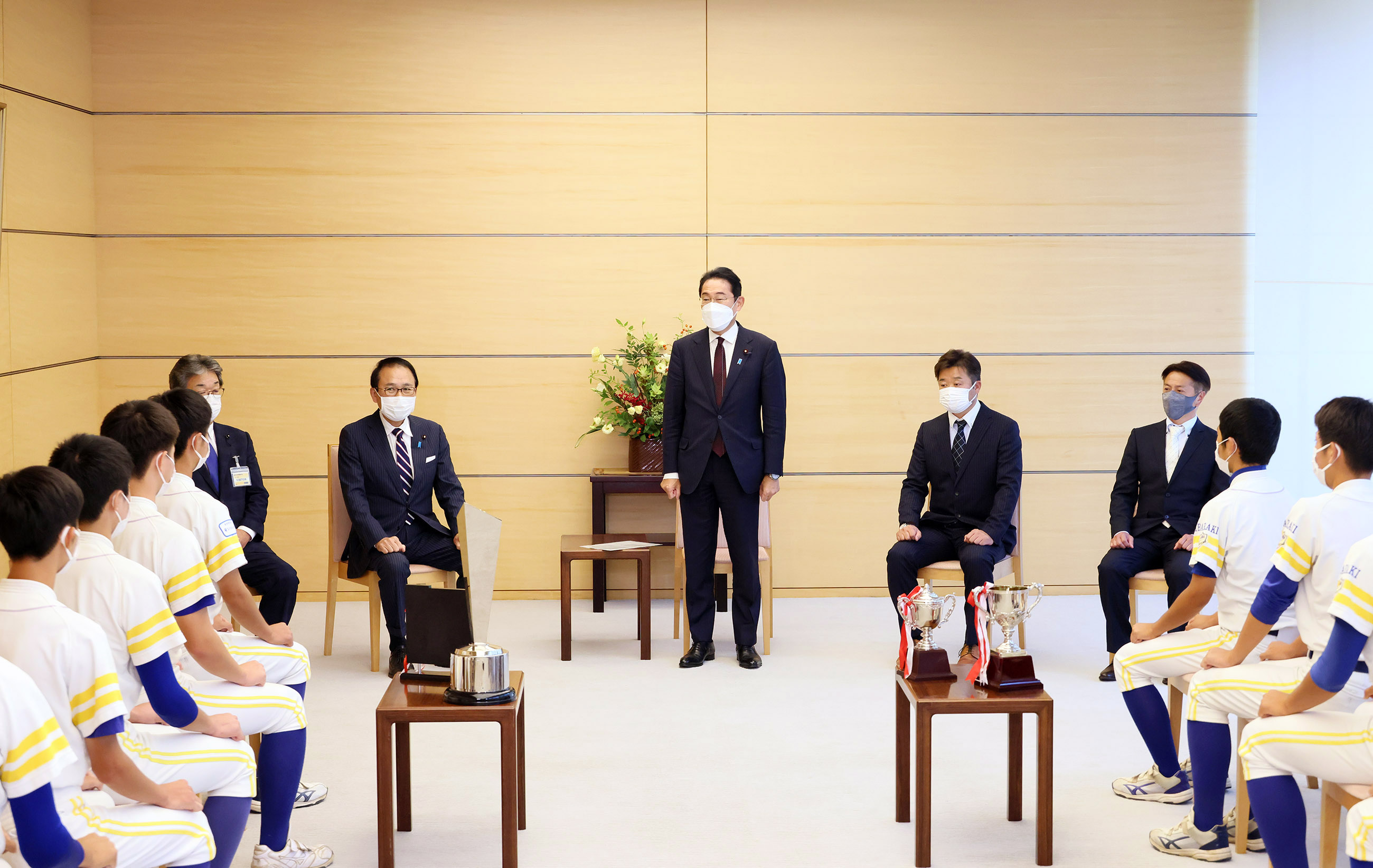 表敬を受ける岸田総理４