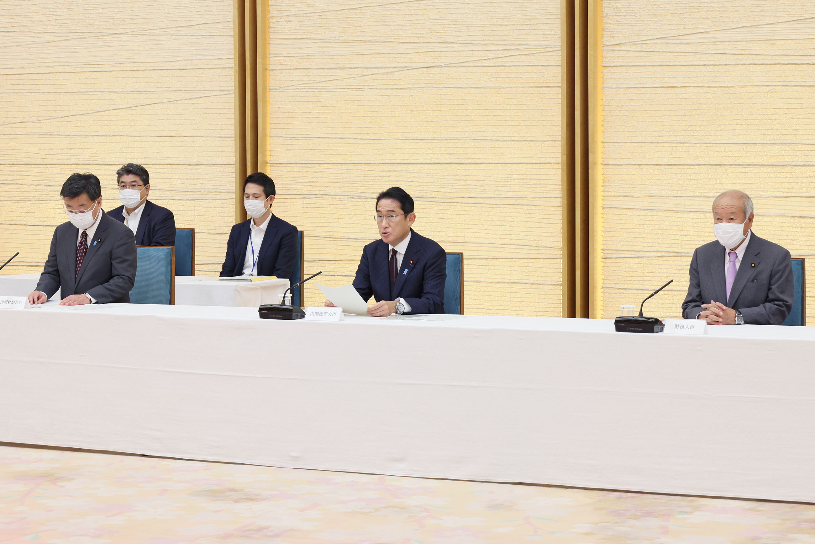 挨拶する岸田総理２