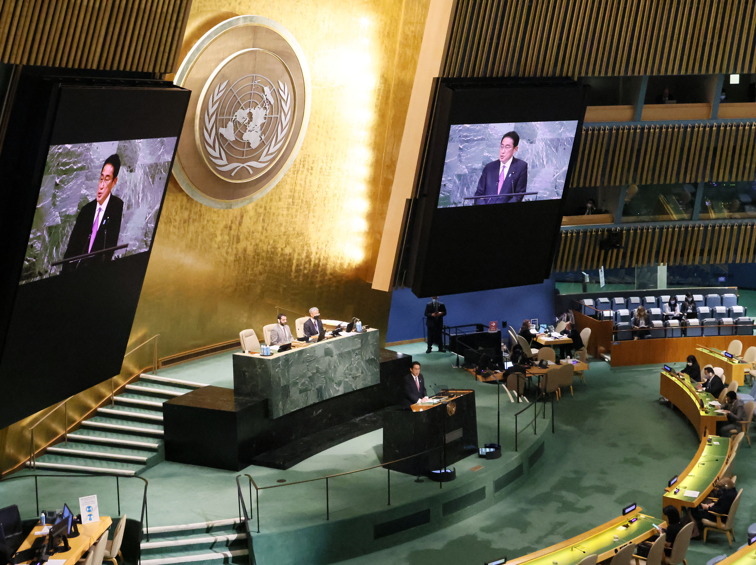 国連総会議場で一般討論演説を行う岸田総理５
