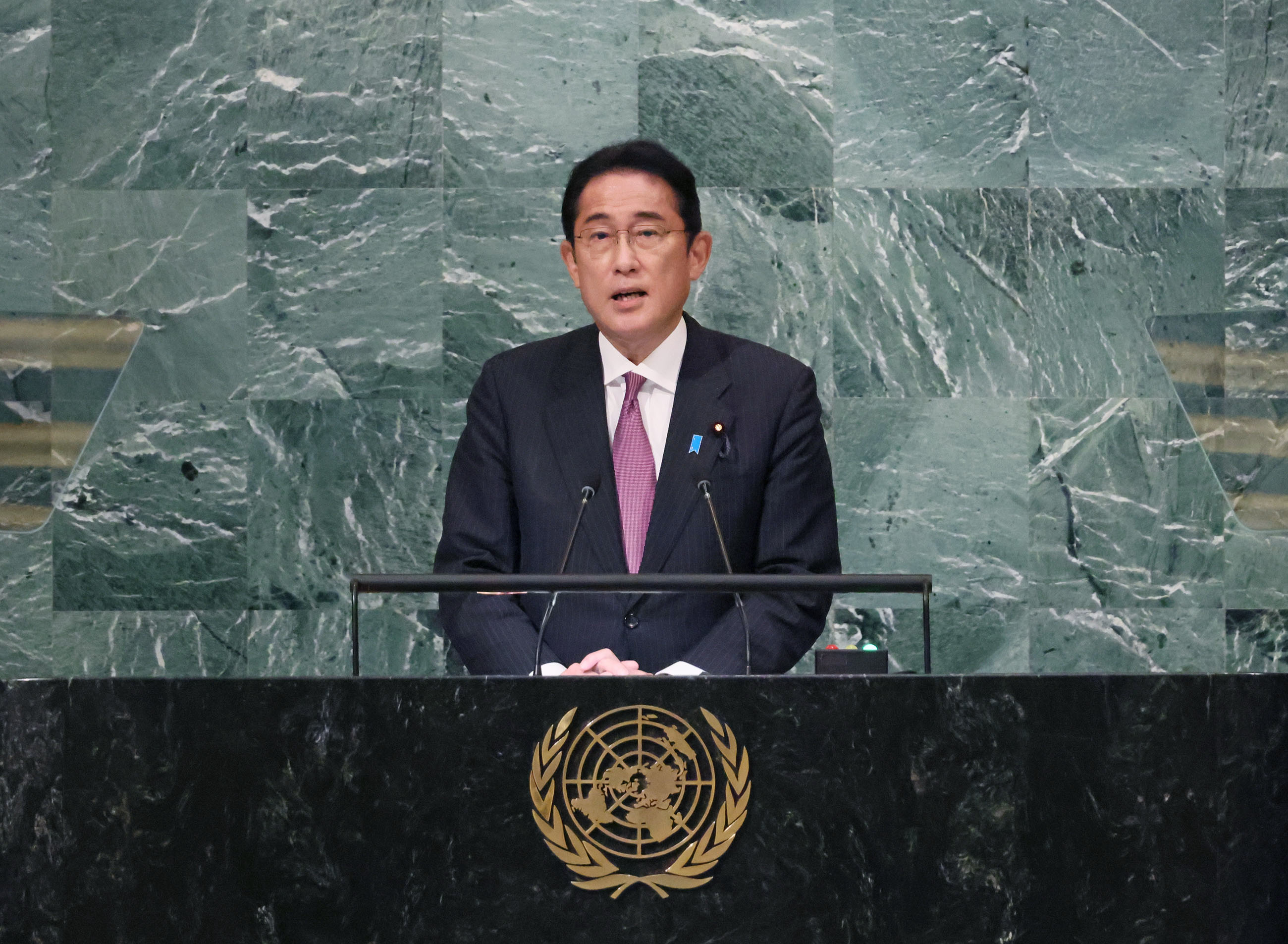 国連総会議場で一般討論演説を行う岸田総理１１