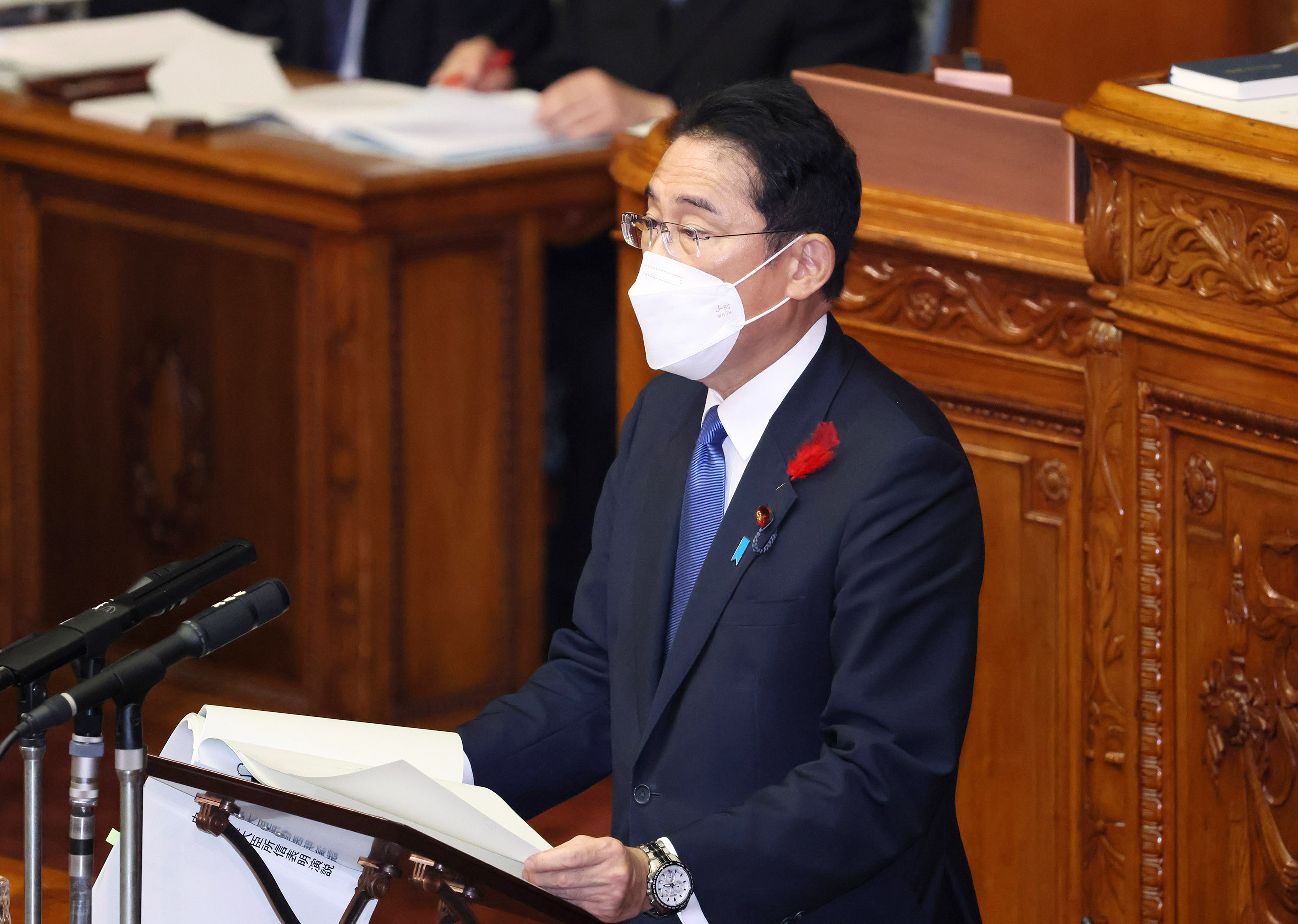参議院本会議で所信表明演説を行う岸田総理３