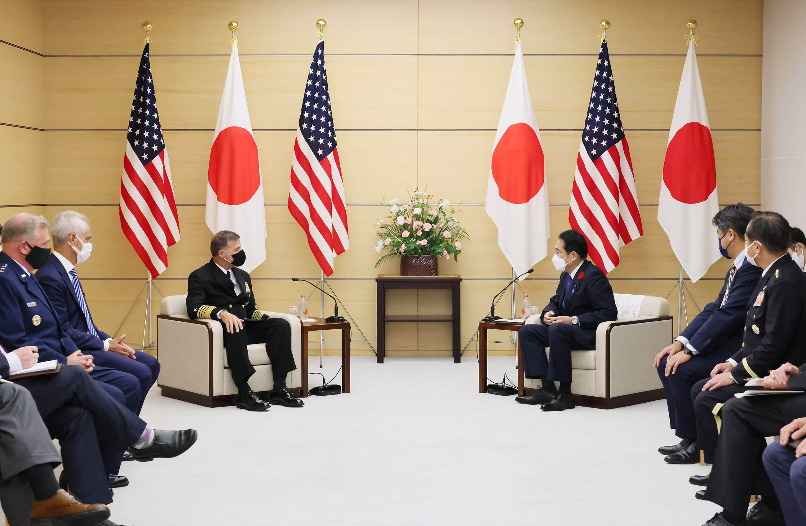 表敬を受ける岸田総理３