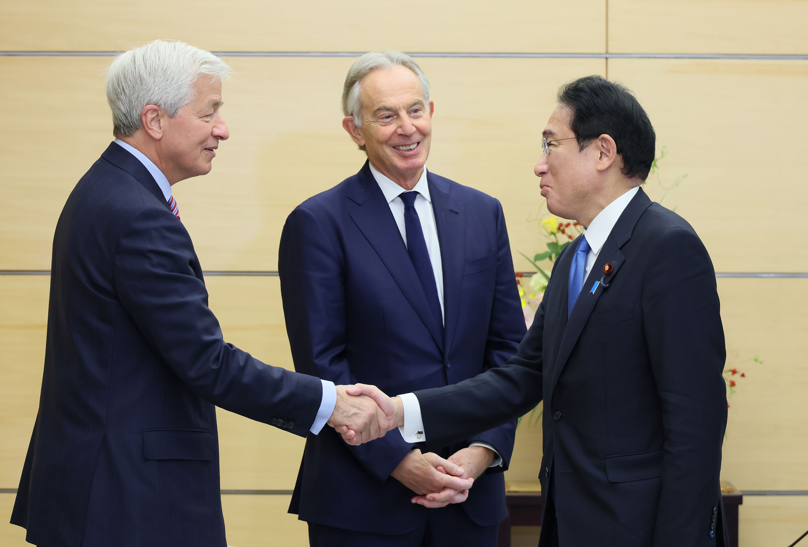 表敬を受ける岸田総理３