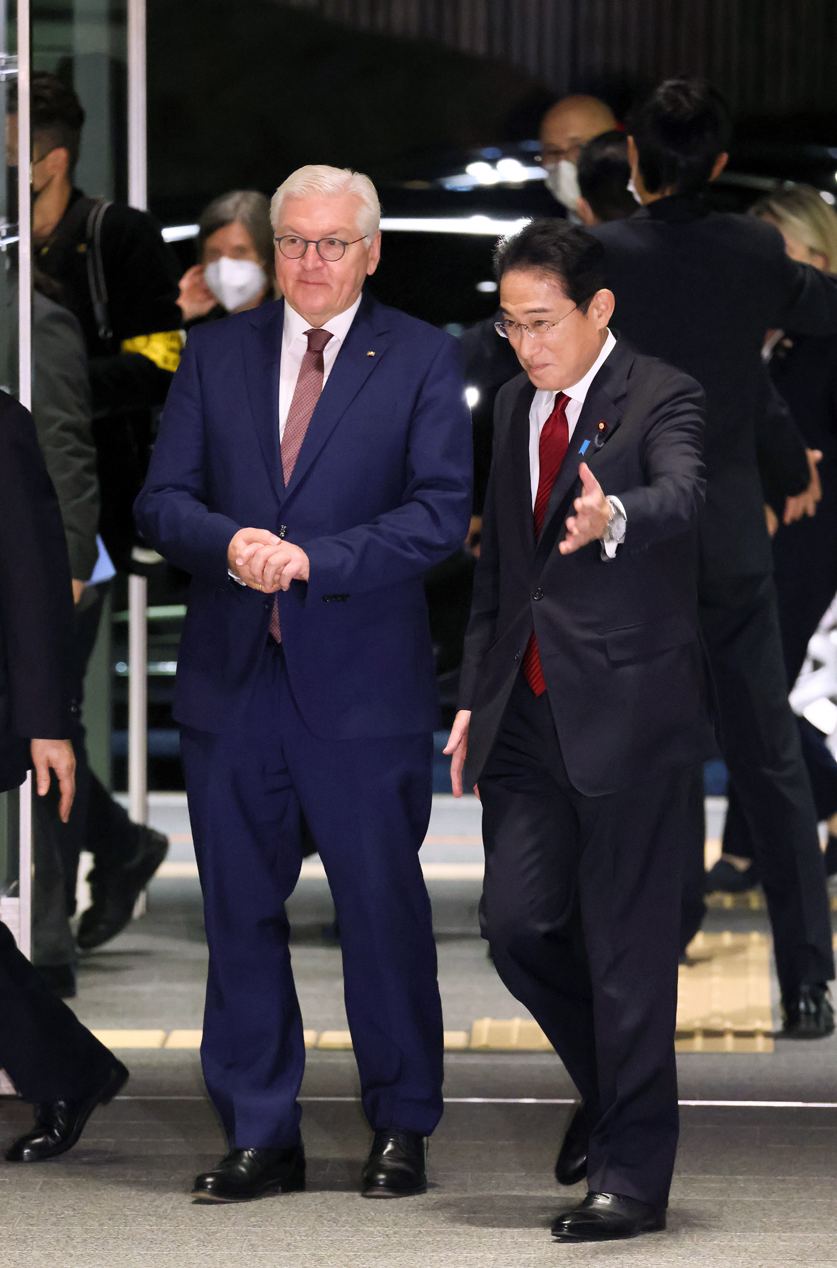 シュタインマイヤー独大統領を出迎える岸田総理