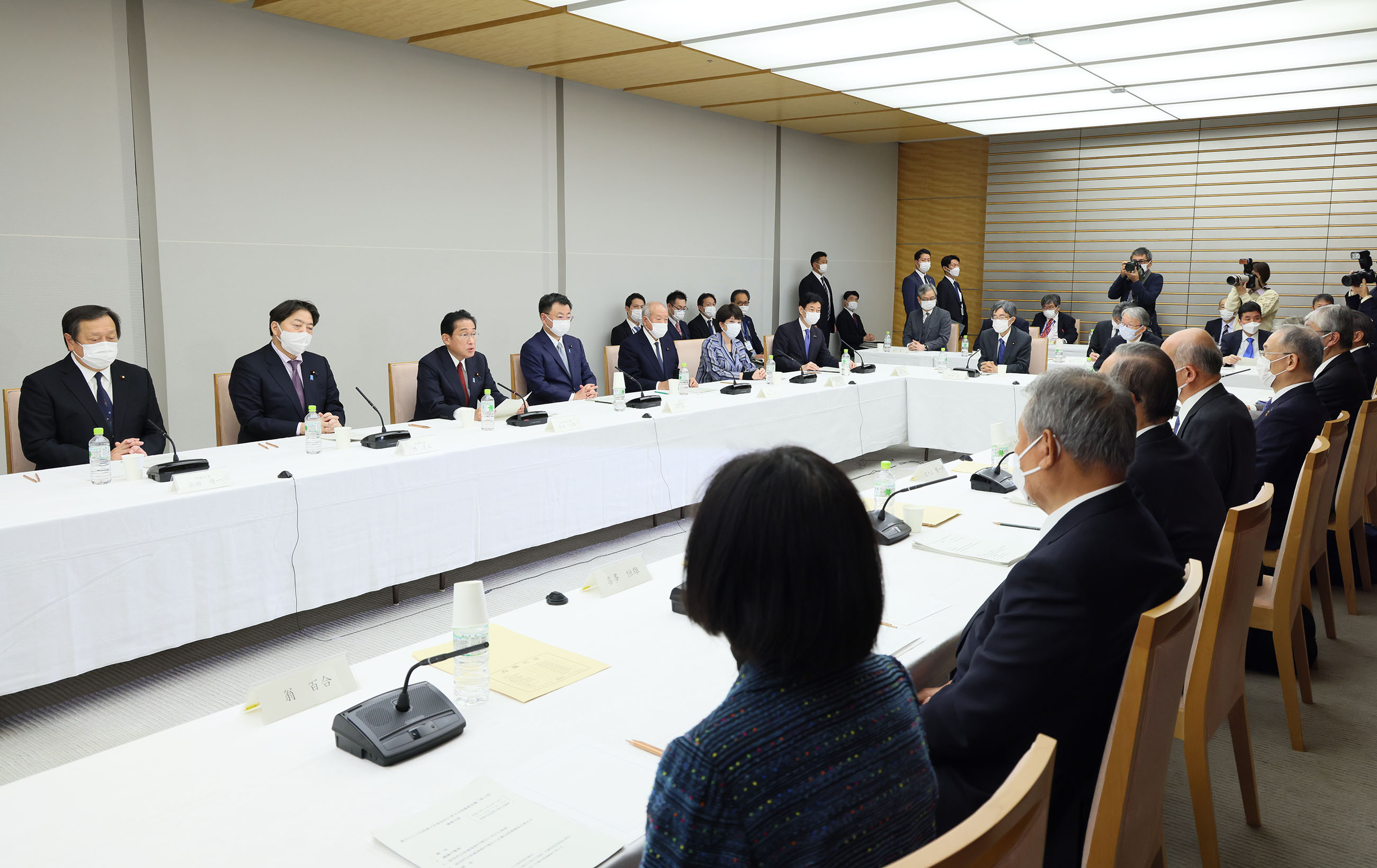 会議のまとめを行う岸田総理２