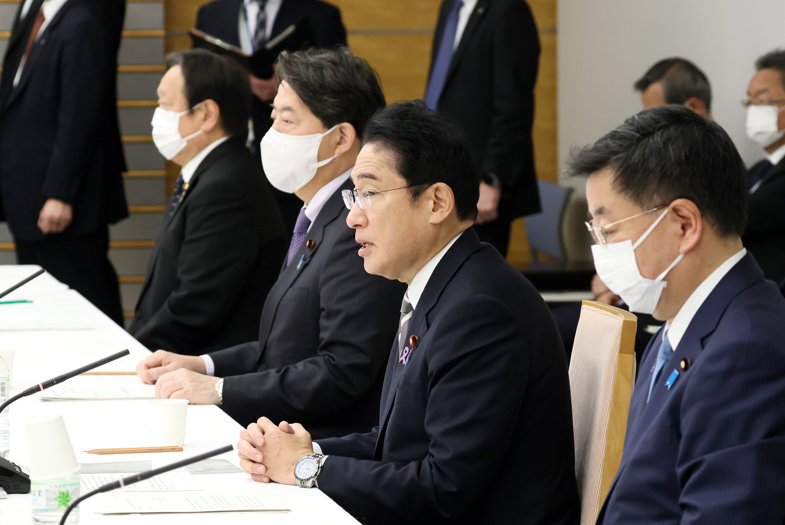 会議のまとめを行う岸田総理２