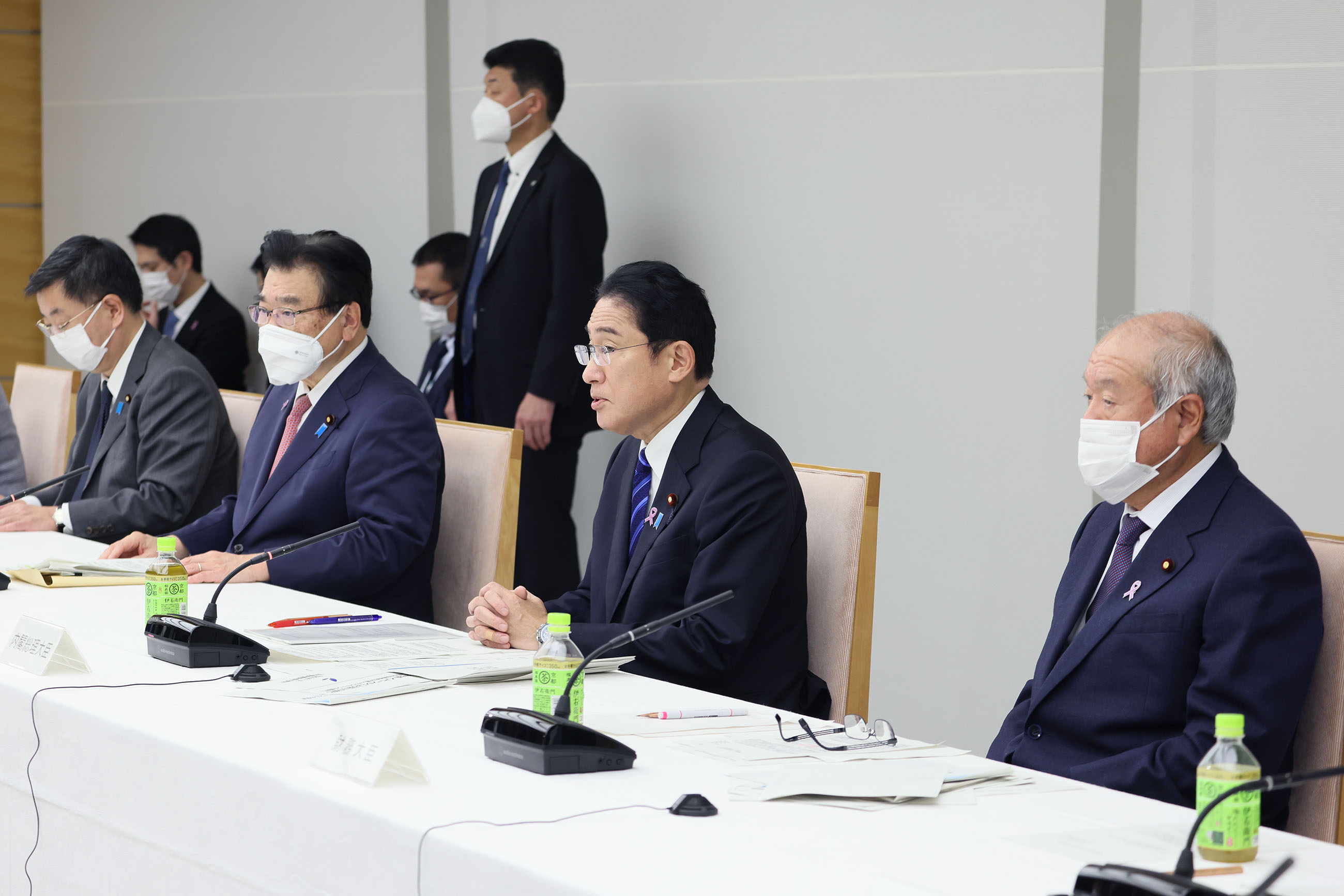 会議のまとめを行う岸田総理１