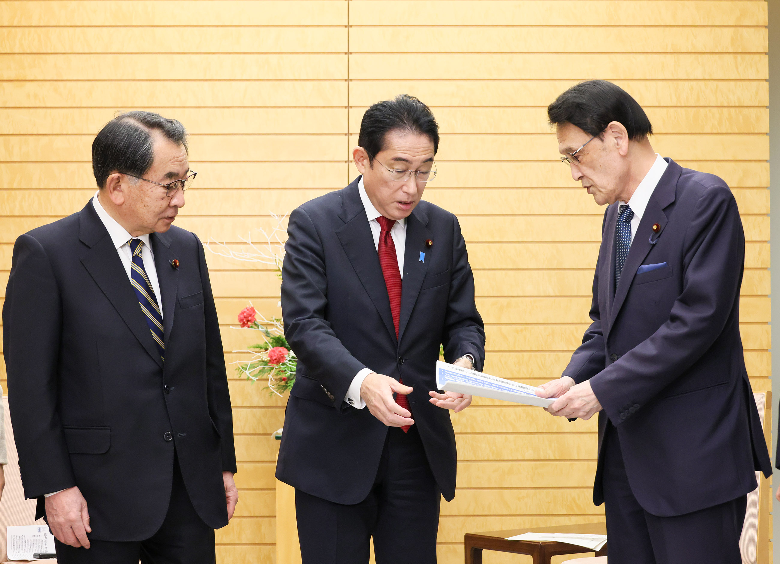 申入れを受ける岸田総理２