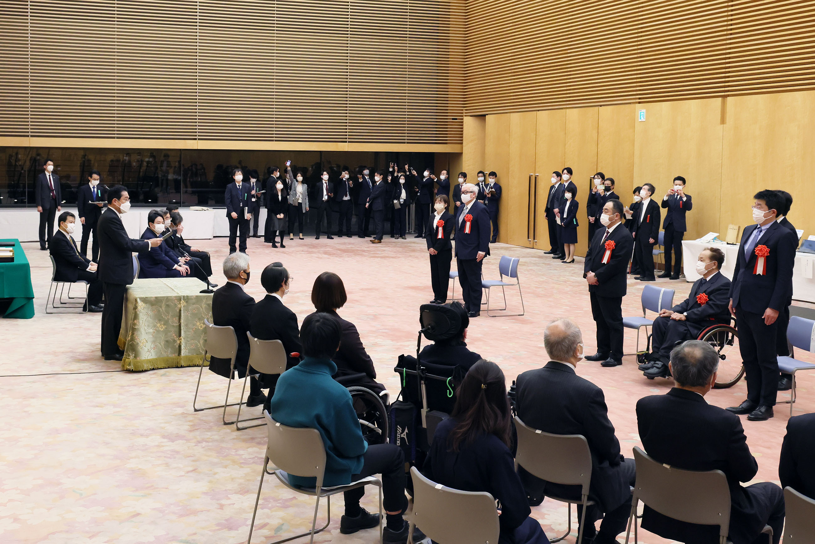 挨拶する岸田総理２