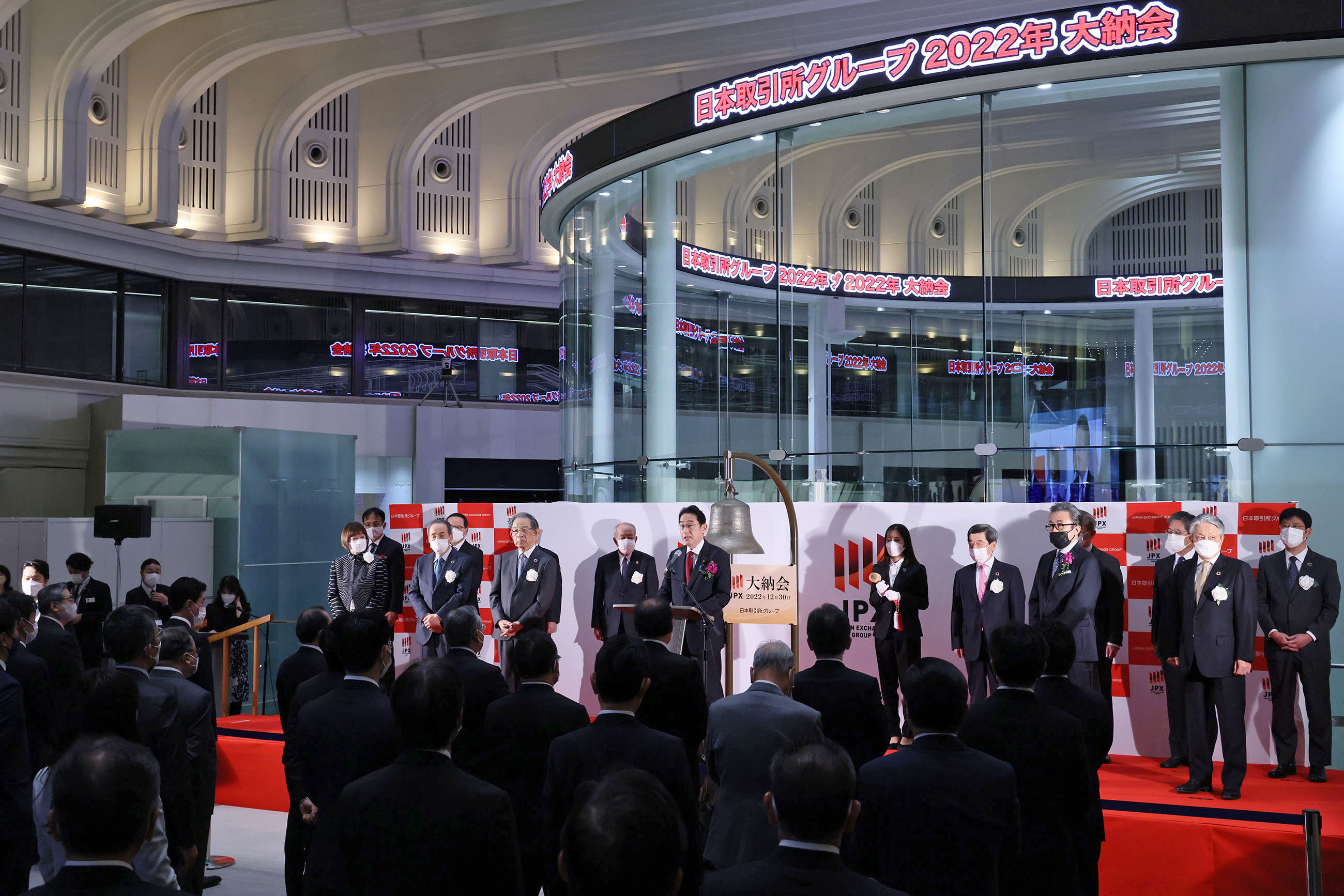 挨拶する岸田総理３