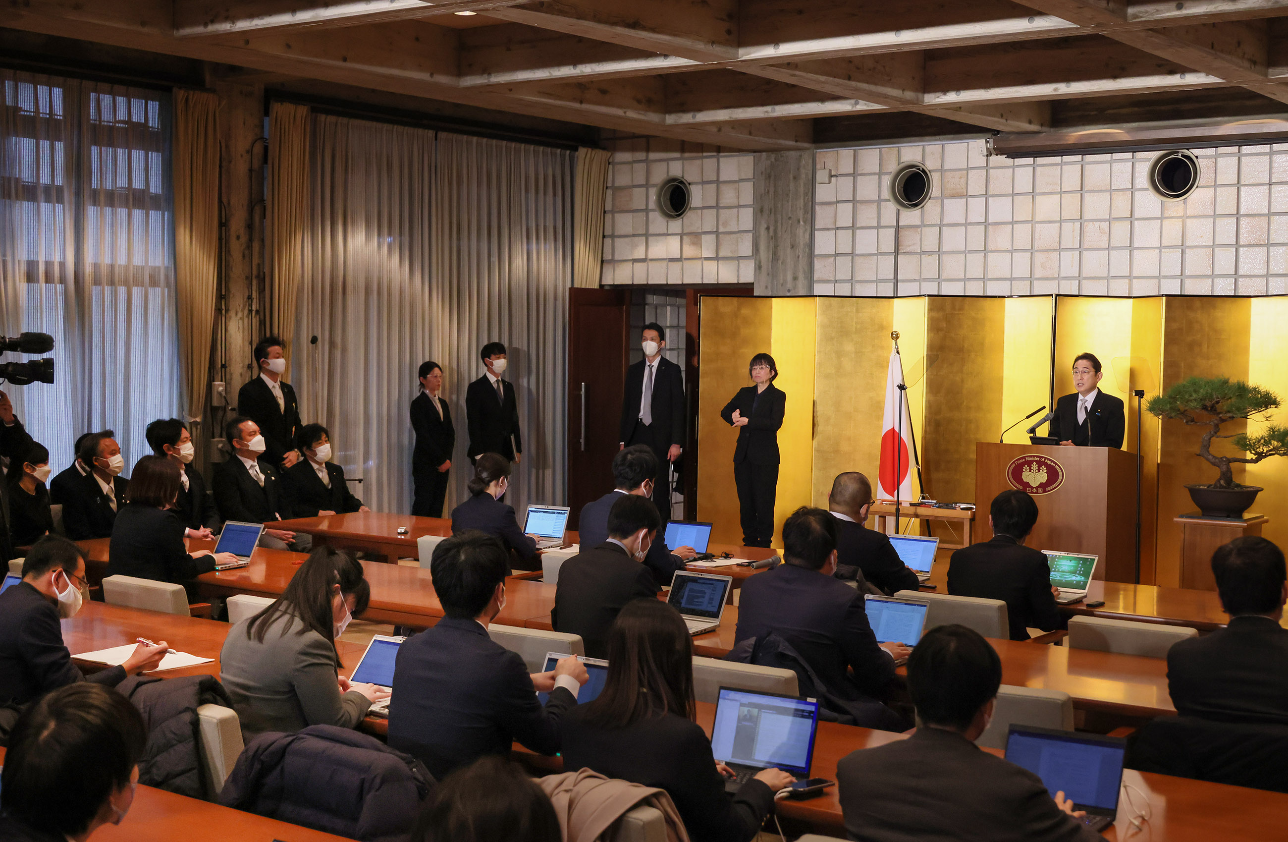 冒頭に発言する岸田総理６