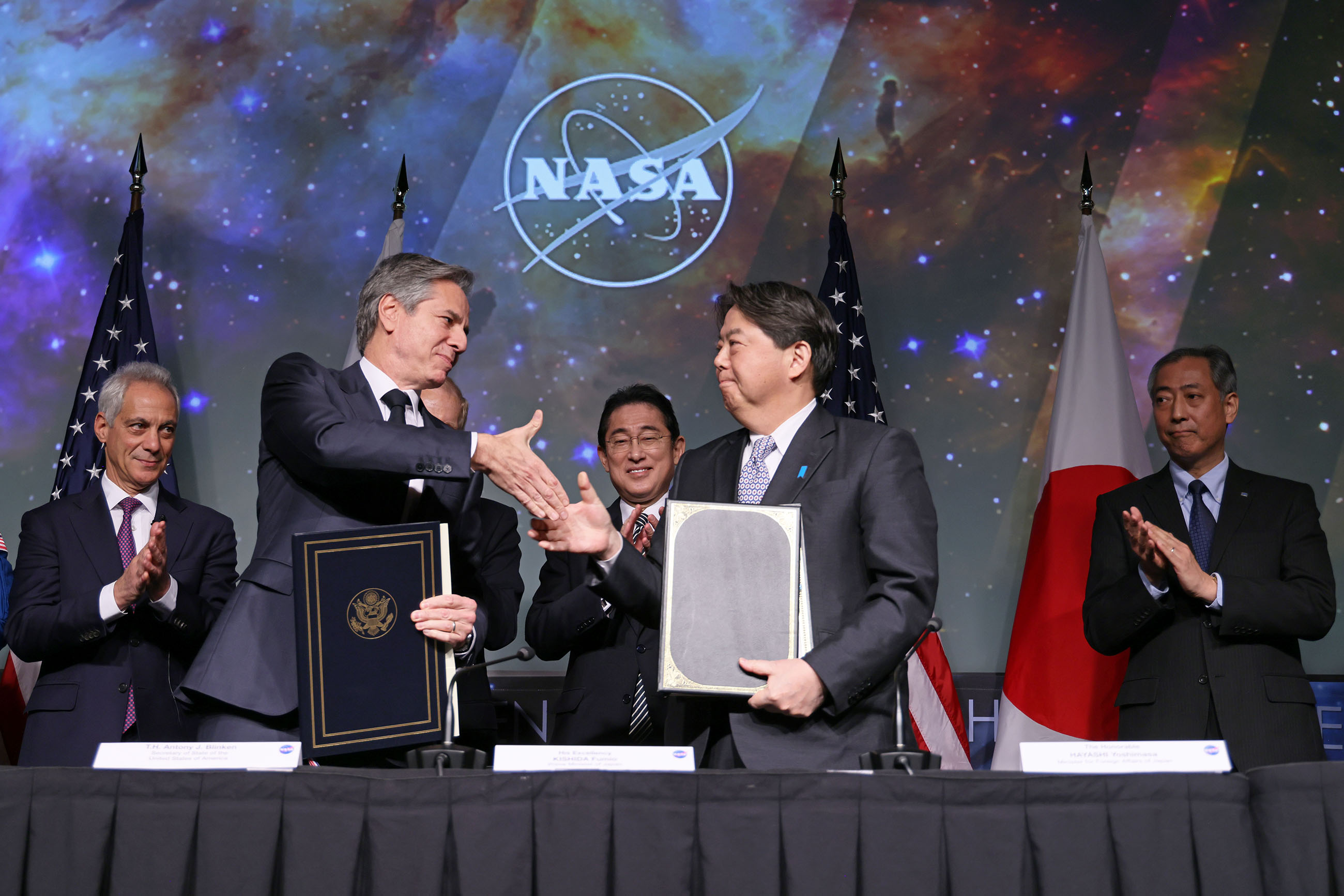 日米宇宙協力枠組協定署名式５
