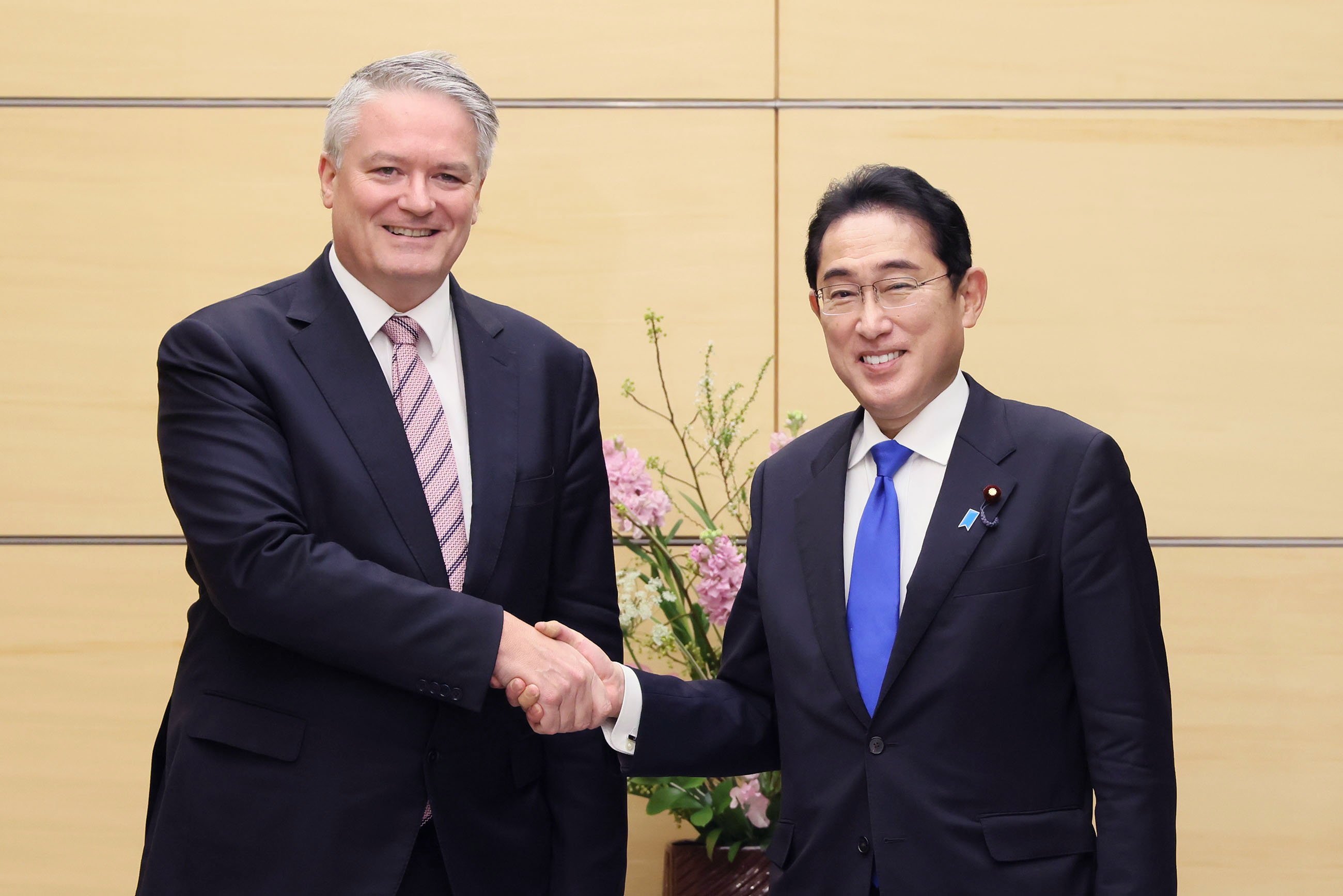 表敬を受ける岸田総理１