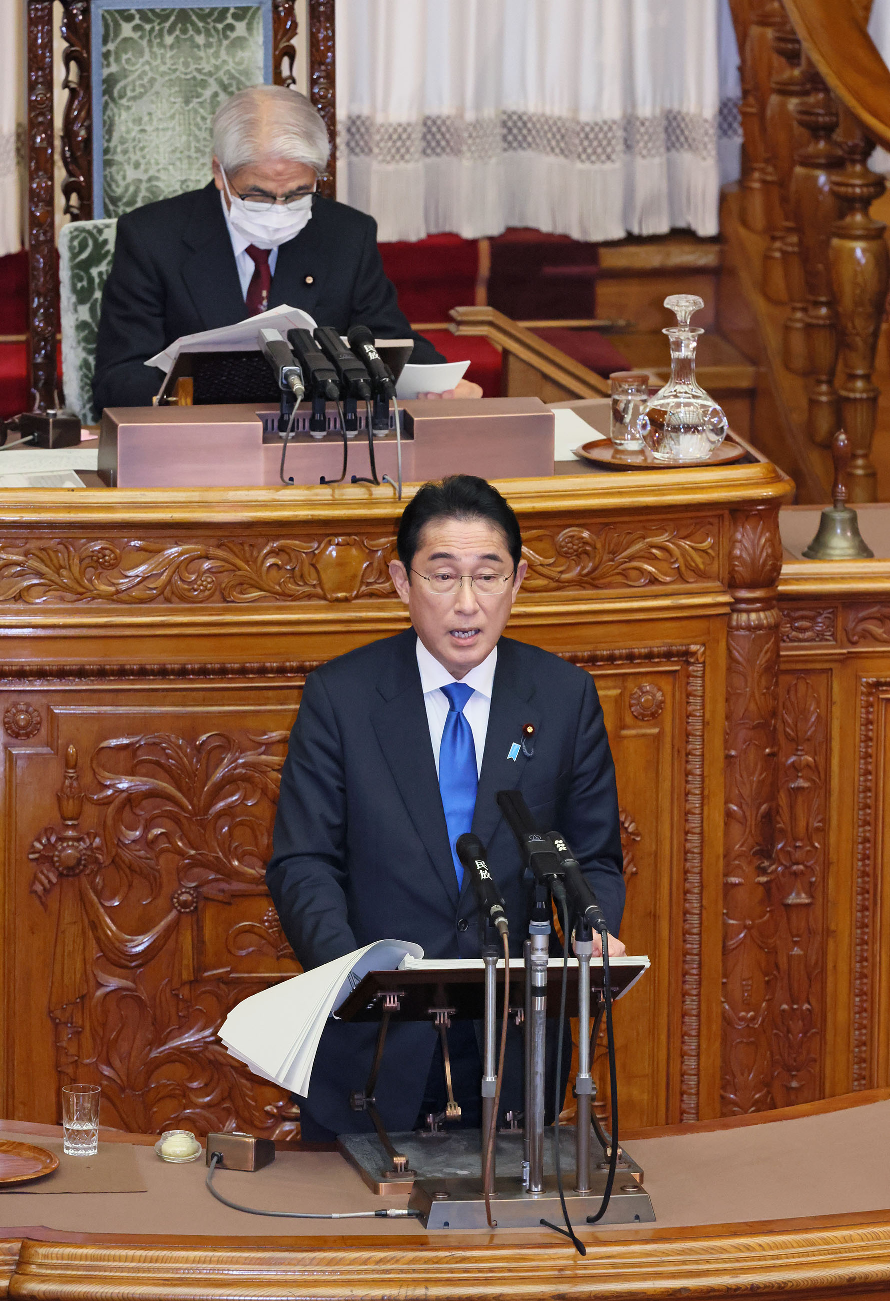 参議院本会議で施政方針演説を行う岸田総理３