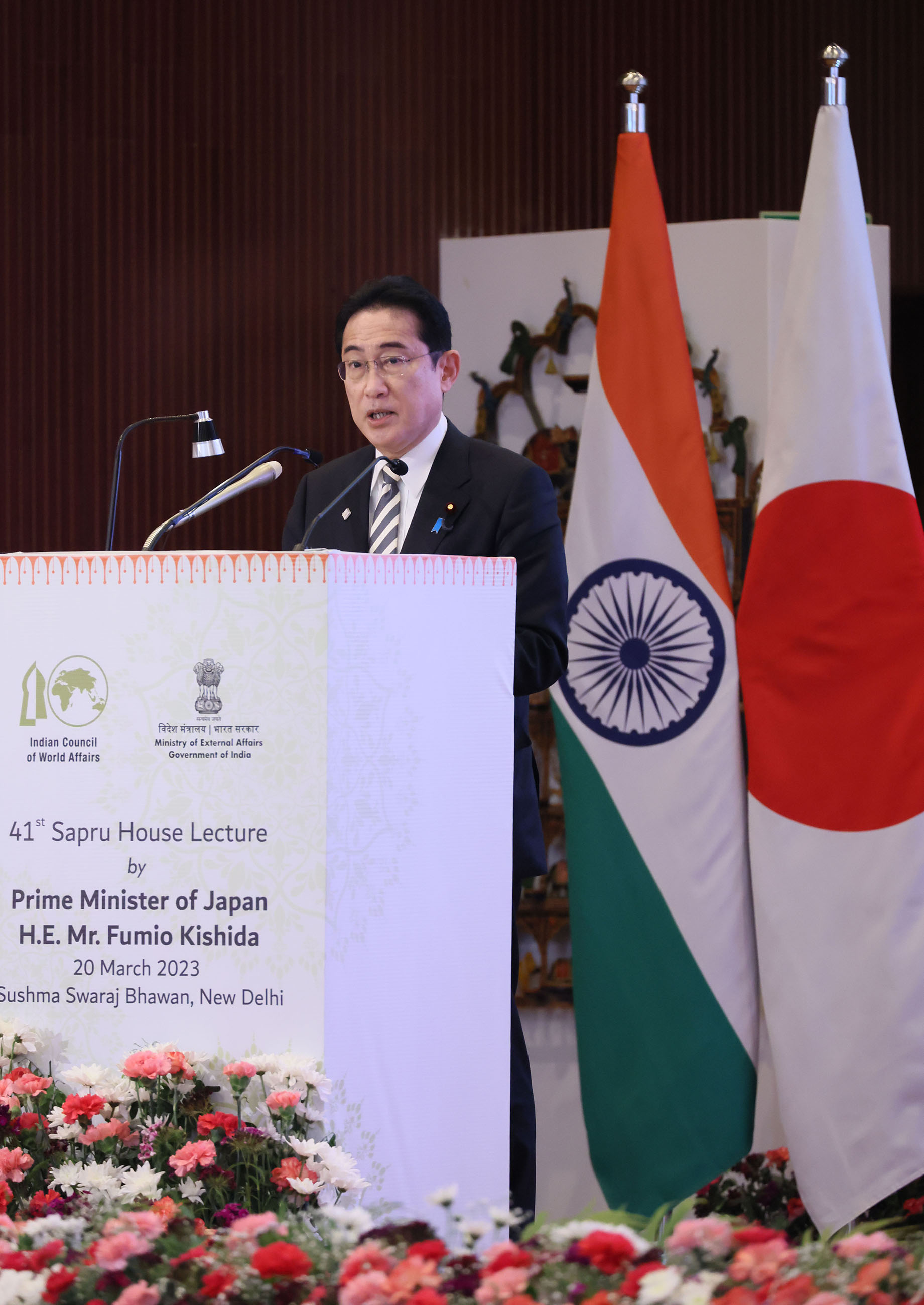 インド世界問題評議会において政策スピーチを行う岸田総理２